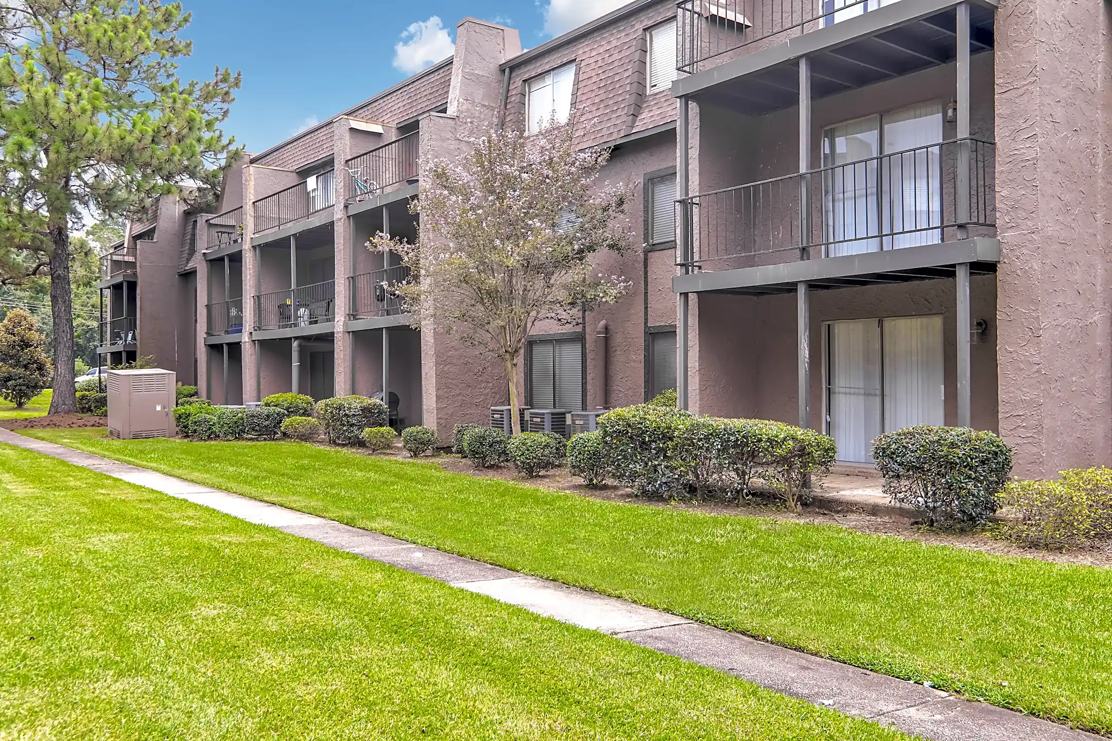 Barrington Park Apartments 442 Cottage Hill Rd Mobile, AL