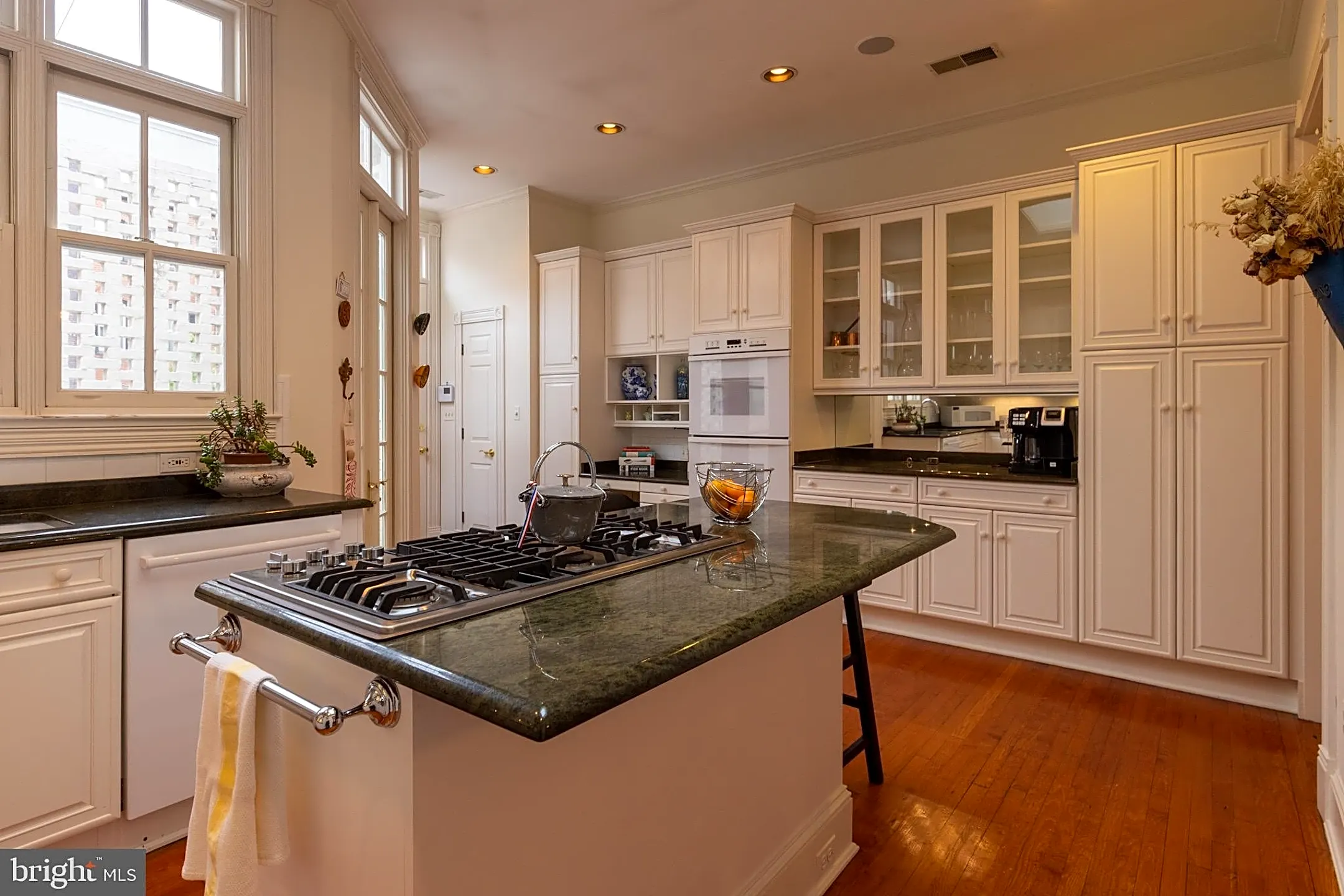 Kitchen - 2022 Hillyer Pl NW - Washington, DC