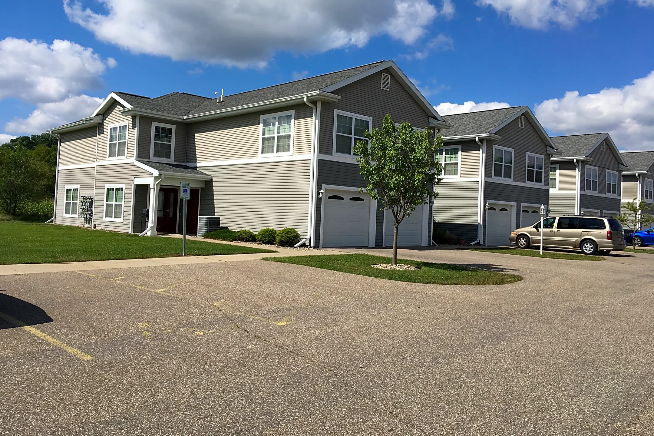 Waupaca Townhomes Leroy Butler Dr Waupaca, WI Apartments for Rent