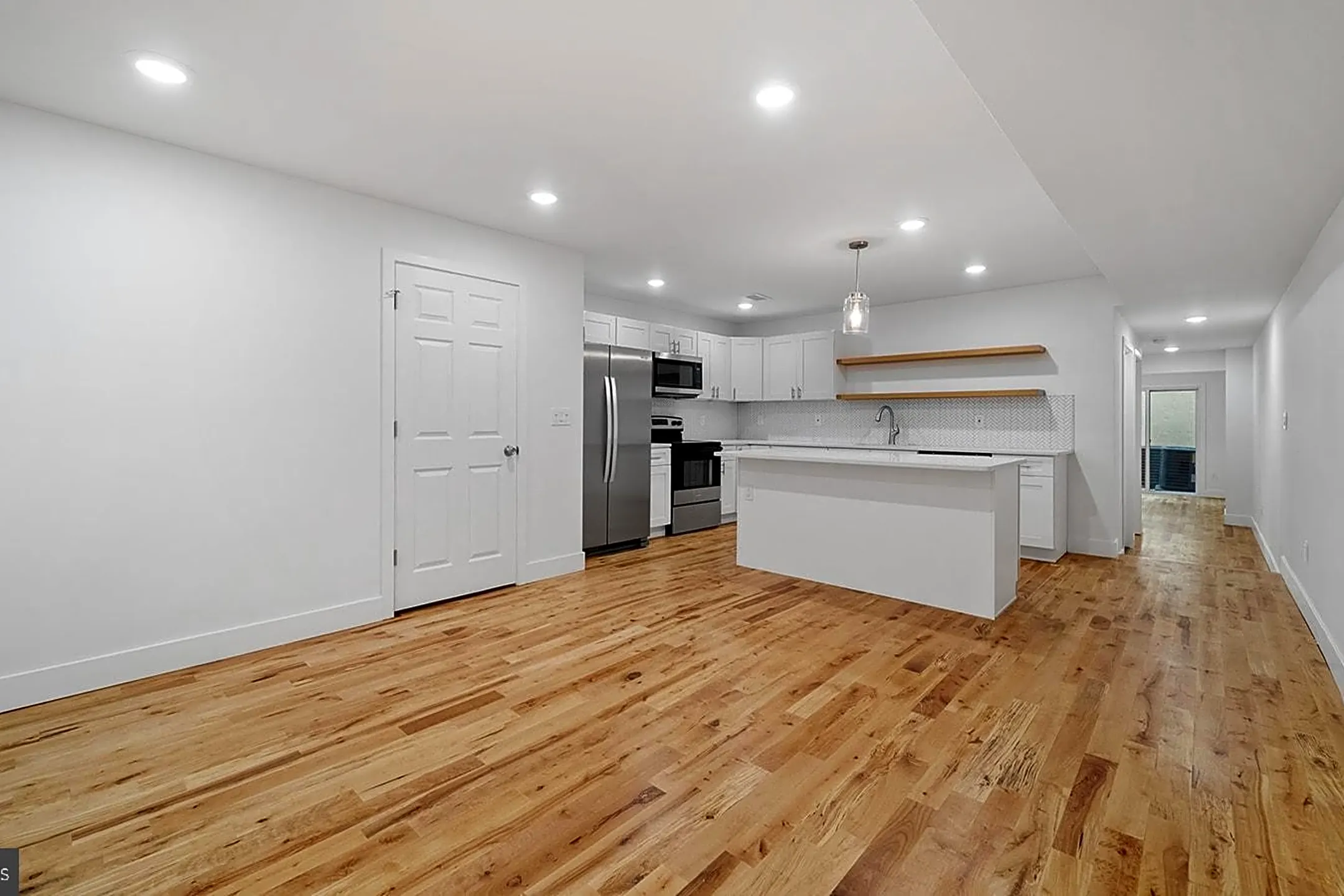 Kitchen - 512 S 4th St #1ST - Philadelphia, PA