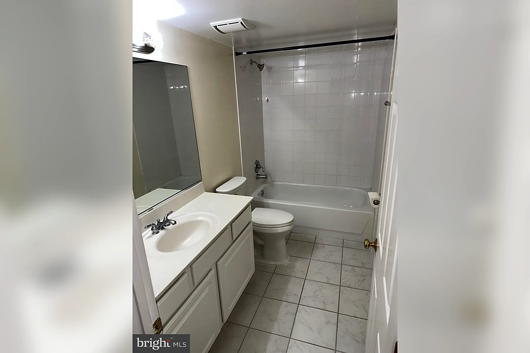 Bathroom - 4850 Chowan Ave - Alexandria, VA