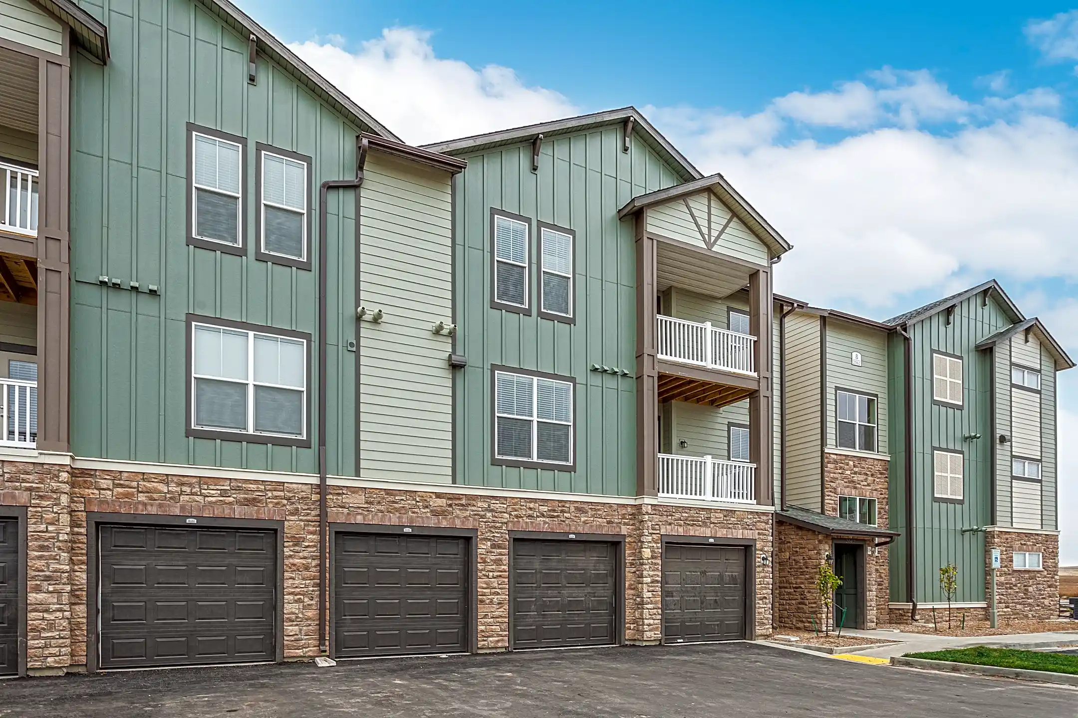 Sierra Ridge Apartments 2004 Sierra Commons Rd Dickinson, ND