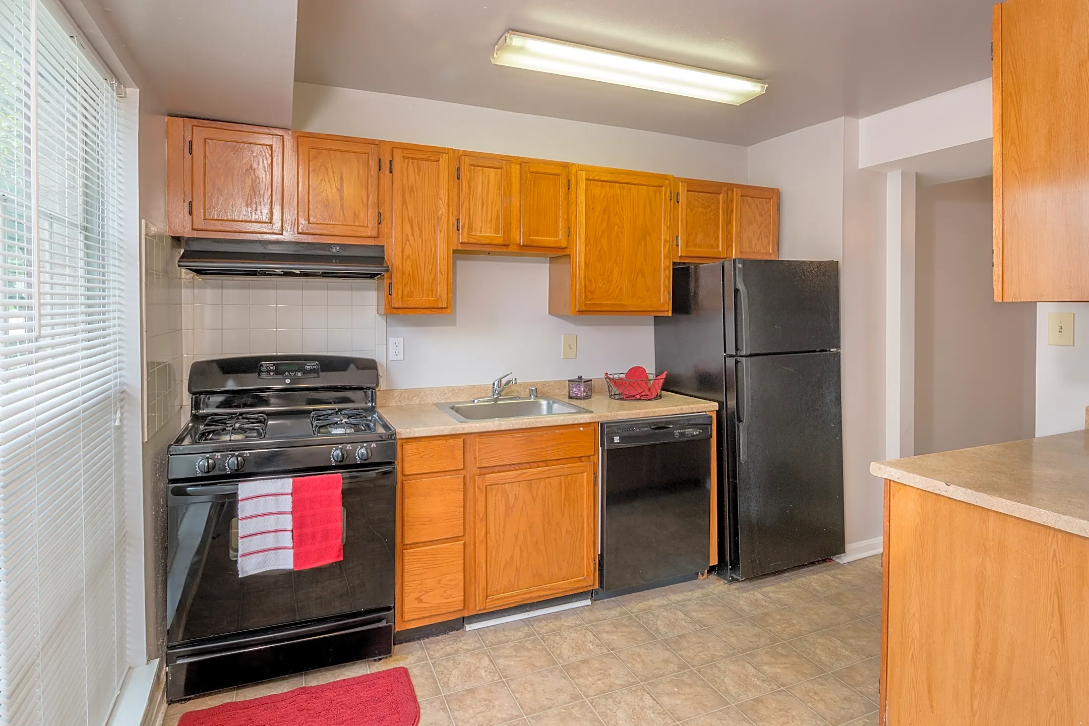 Scarborough Square 438 College Pkwy Rockville, MD Apartments for