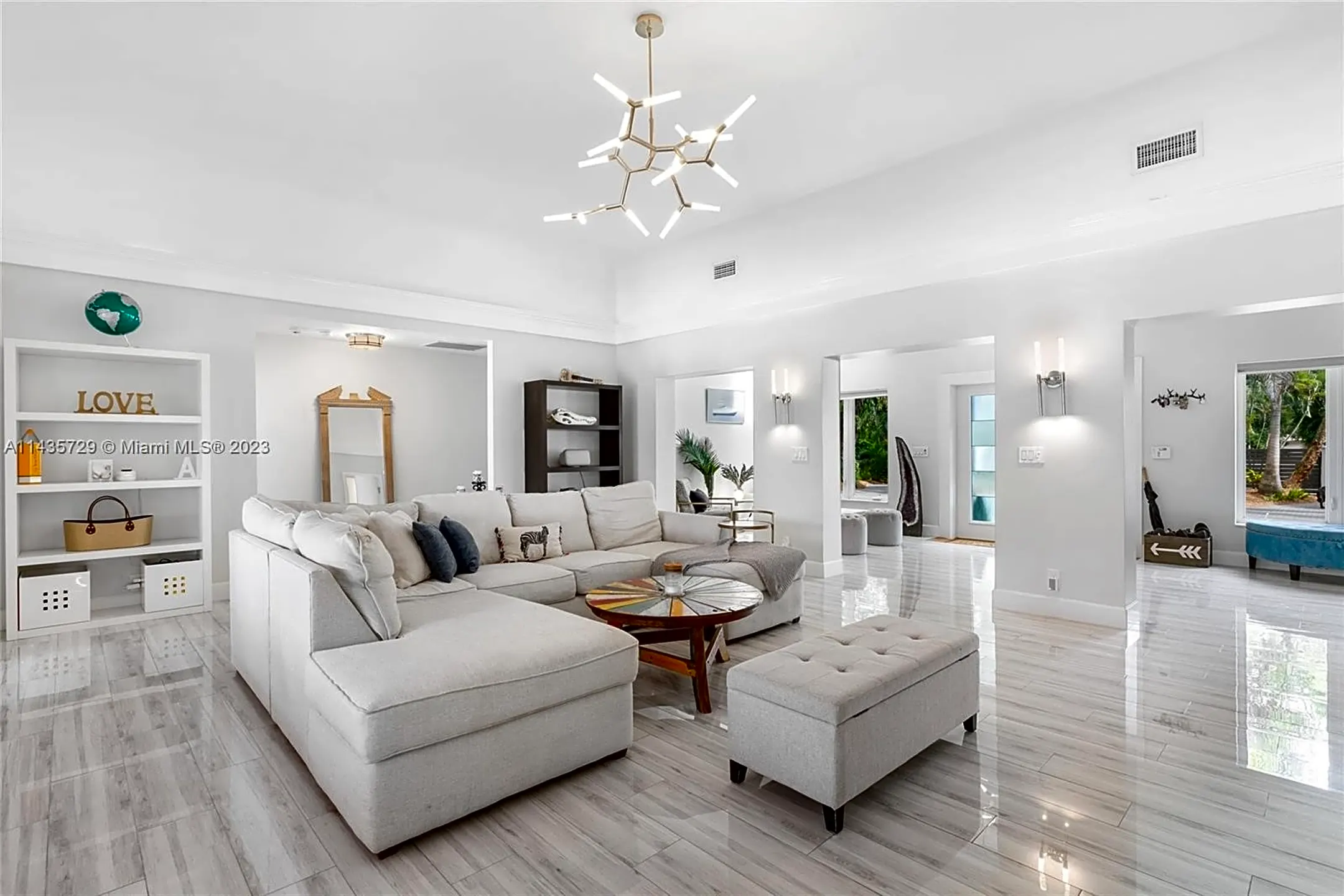 Living Room - 913 Coconut Dr - Fort Lauderdale, FL