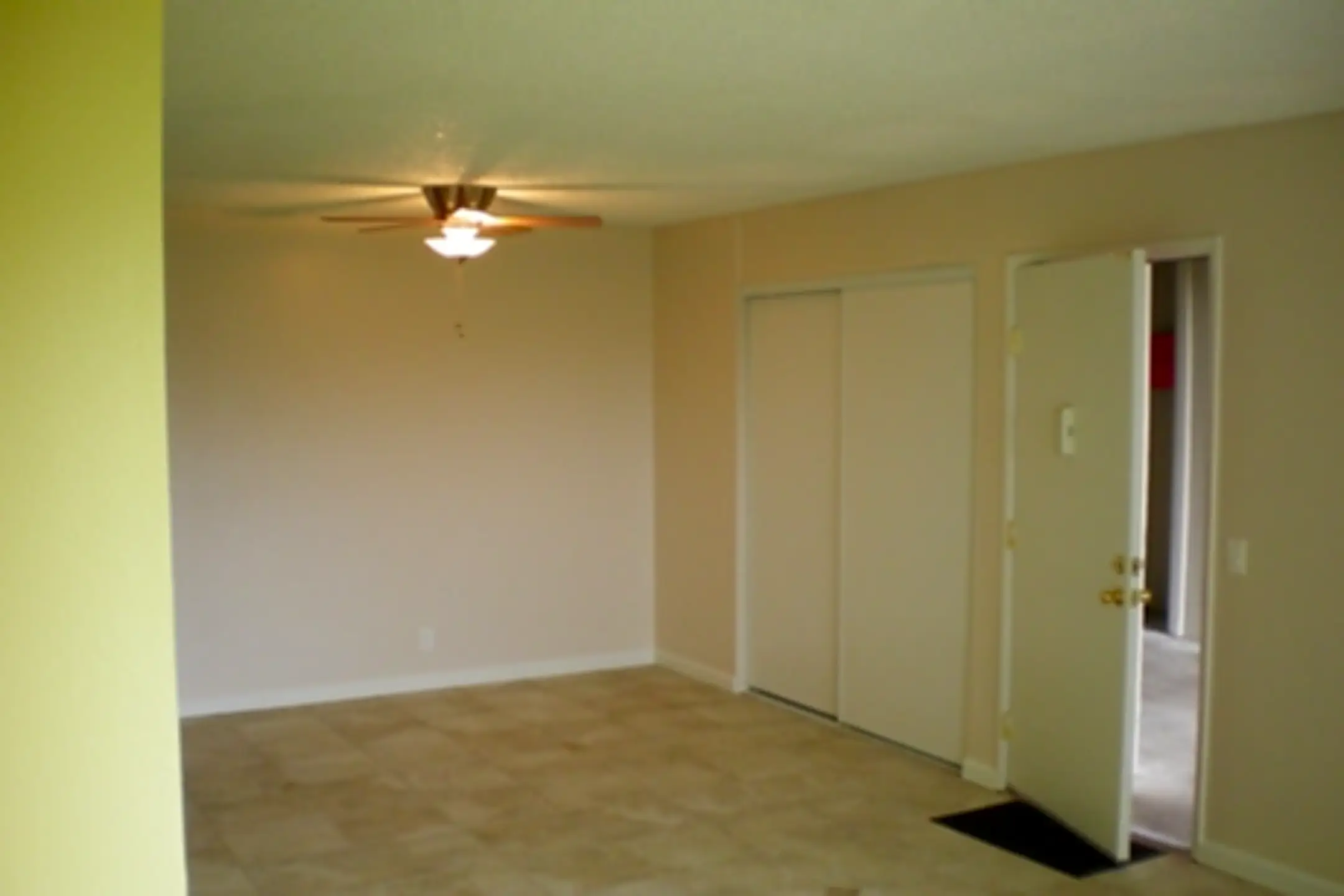 Delta Village Apartments 1625 Rosemarie Ln Stockton, CA Apartments