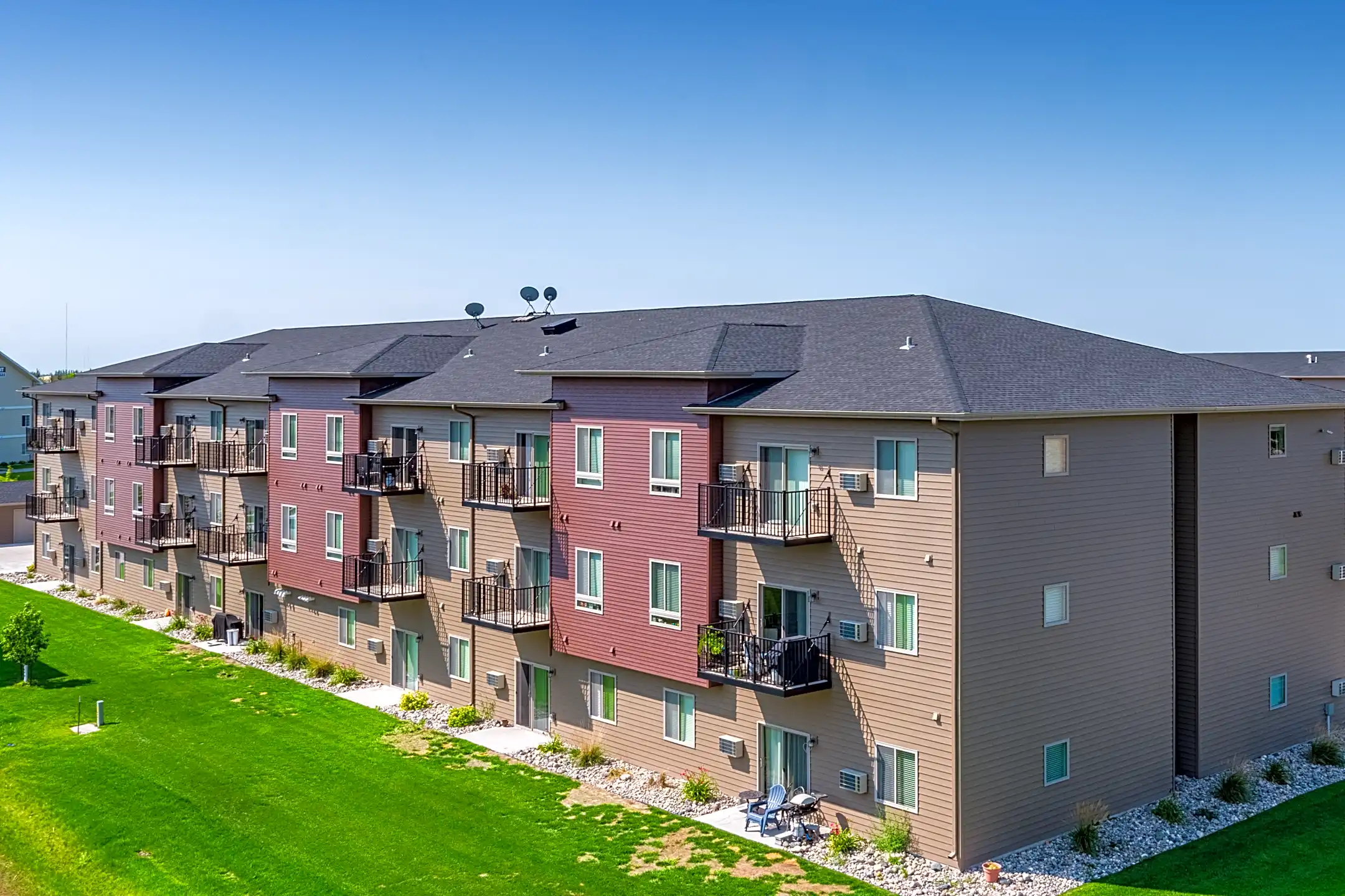 Stonecrest Apartments 1402 Belsly Blvd Moorhead, MN Apartments for