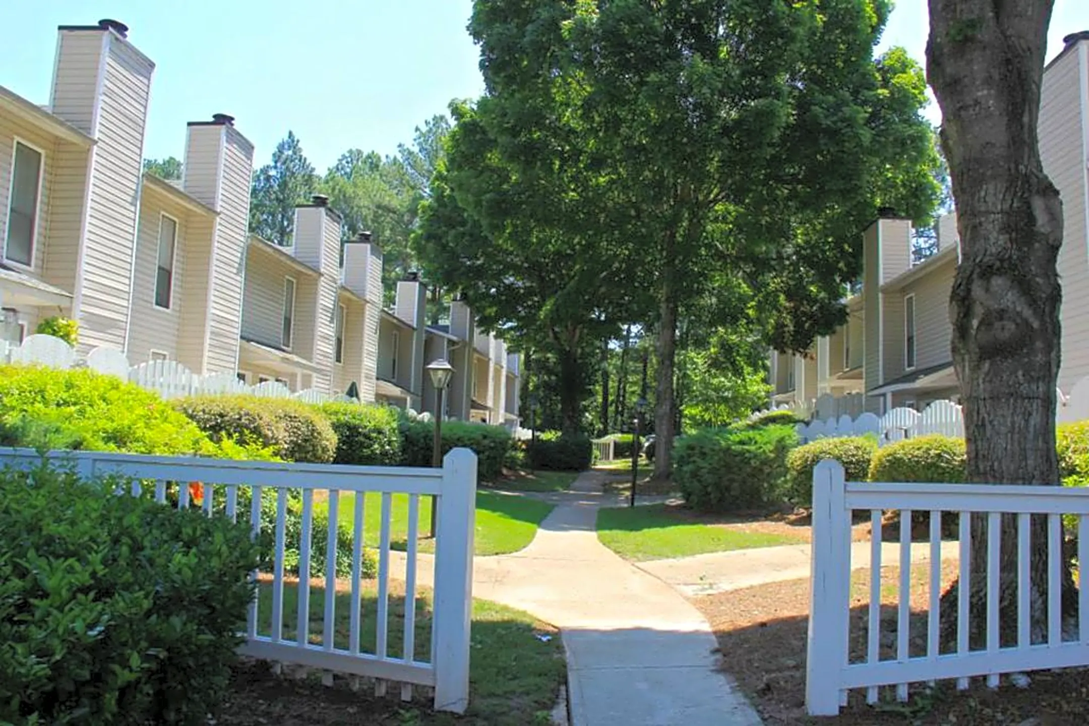 Silver Creek Apartments 1776 Summit Forest Dr Marietta, GA