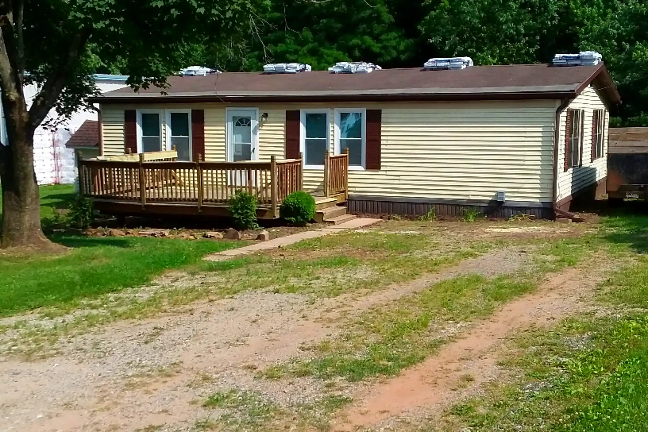 Building - 162 W Fleet St - Abbottstown, PA
