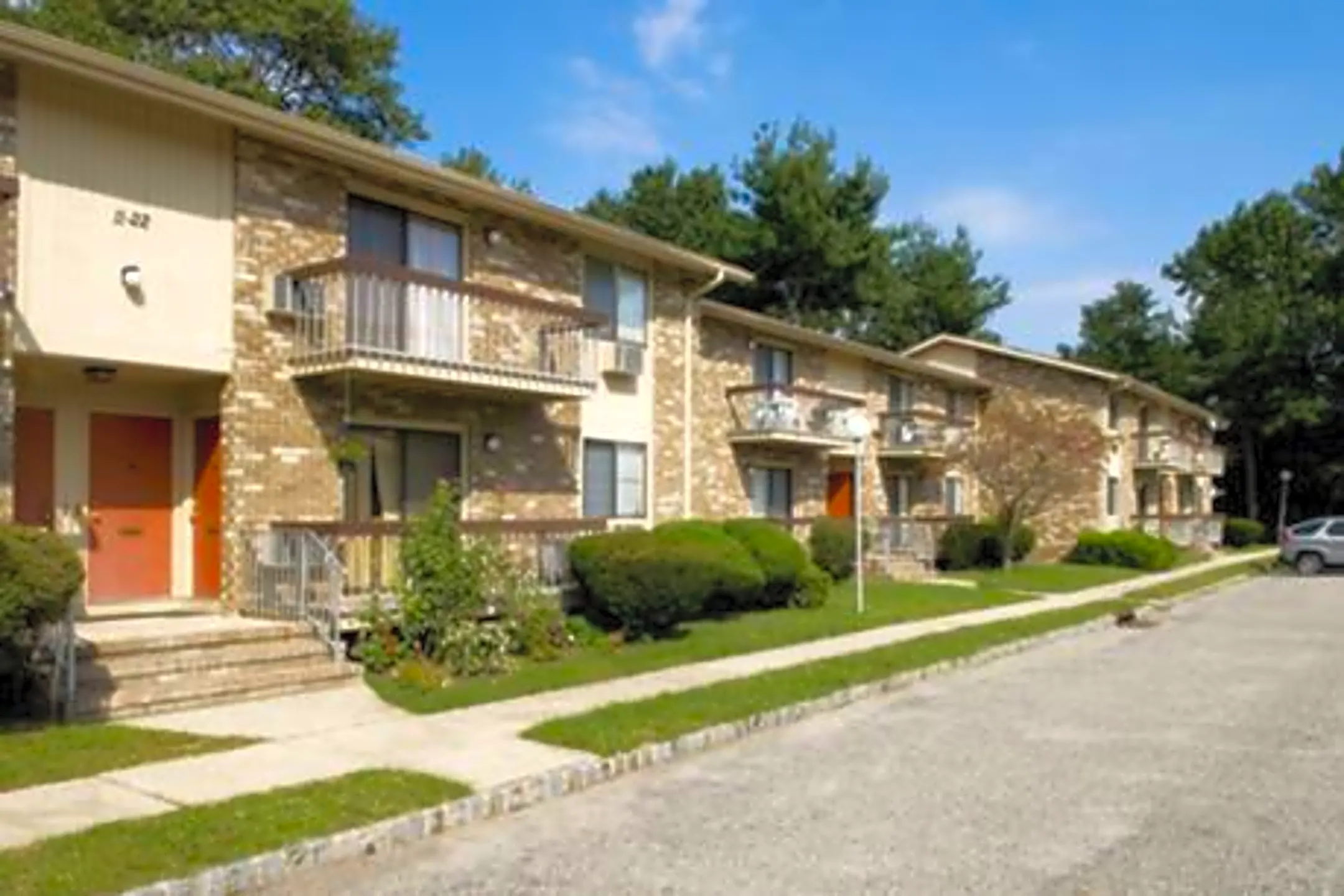 Victoria Gardens - 117 Victoria Dr | Eatontown, NJ Apartments for Rent 