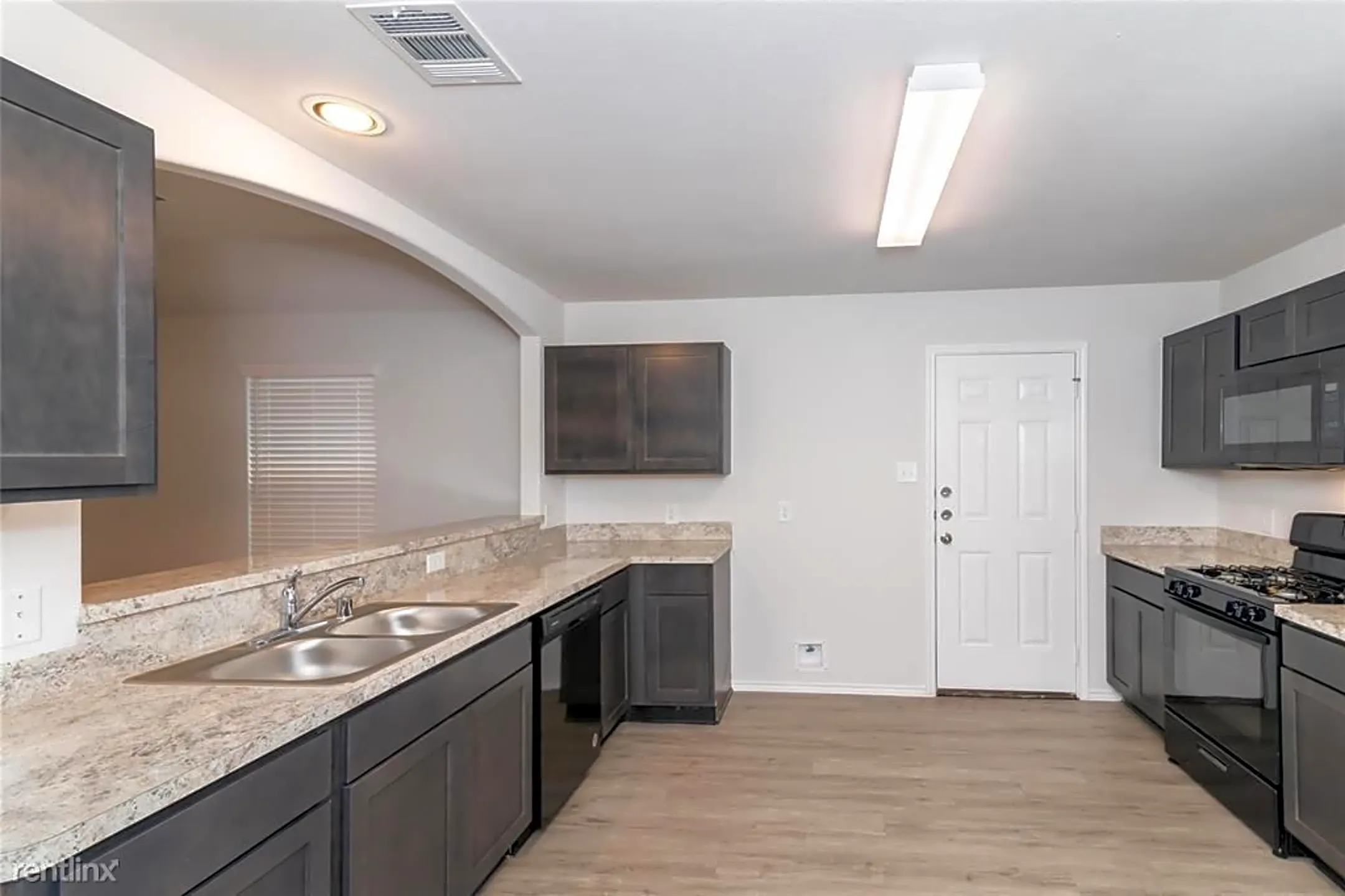 Kitchen - 14043 Pupfish Pass - Shenandoah, TX