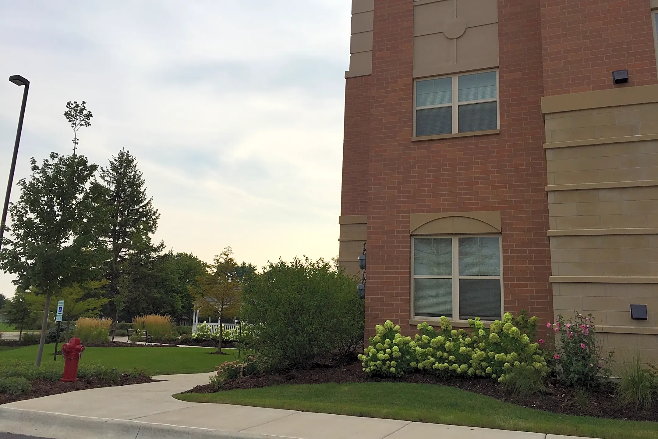 Pool - Woodridge Horizon - Woodridge, IL