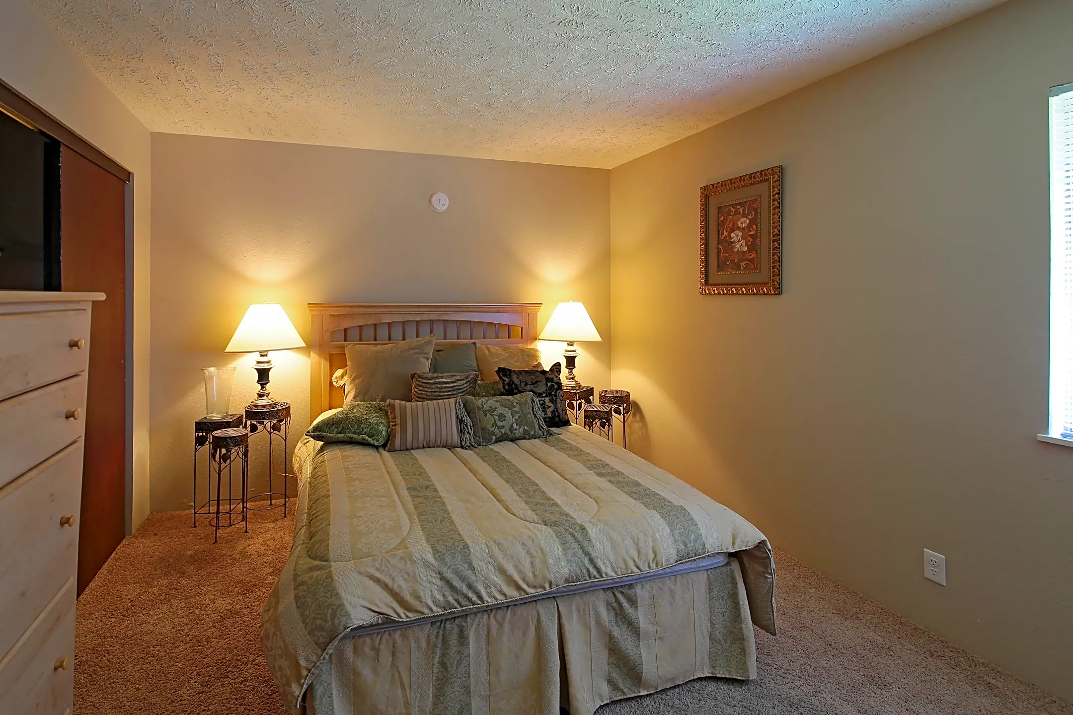 Cottonwood Apartments Council Bluffs, IA 51501