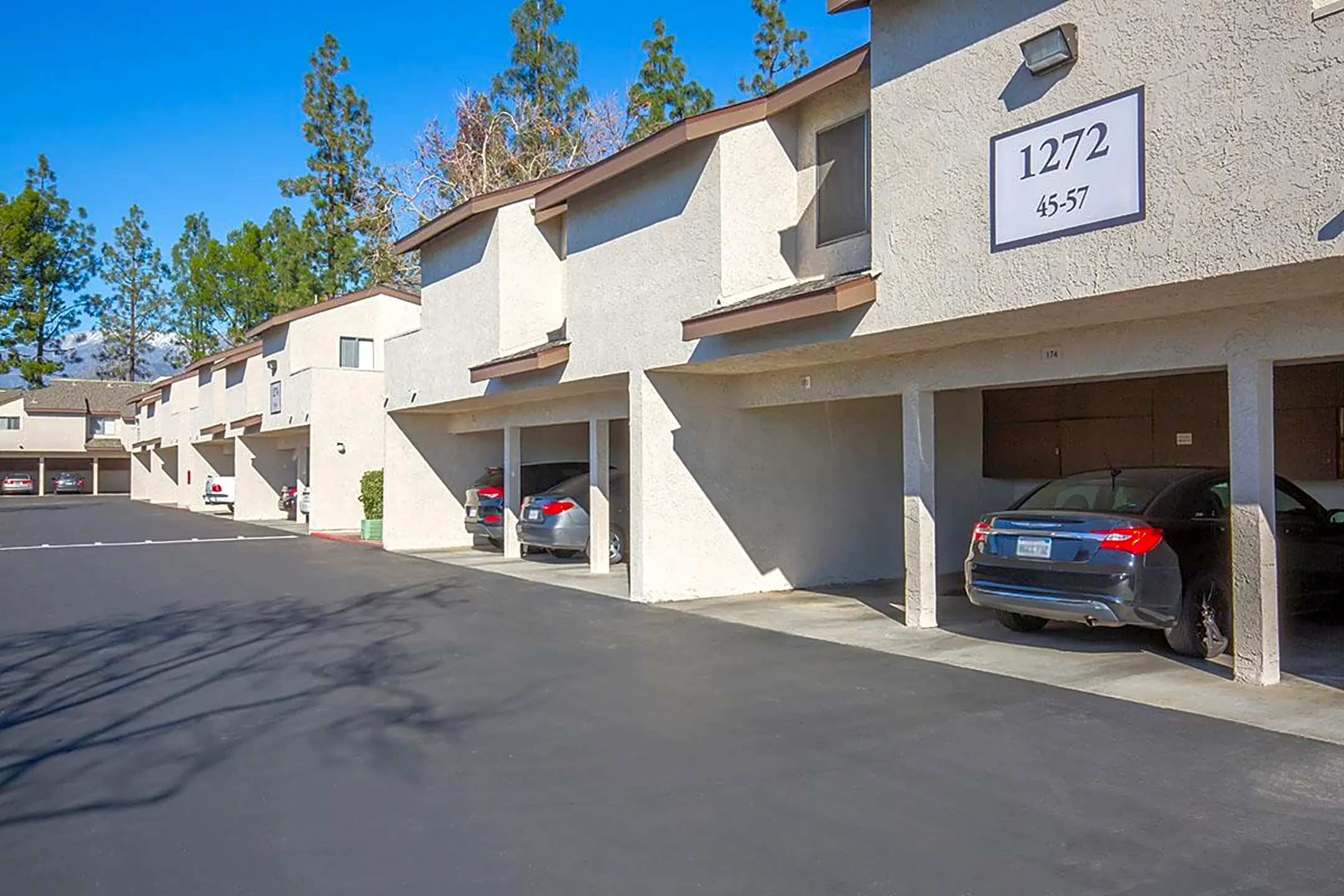 Building - Mountain View Apartment Homes - Upland, CA