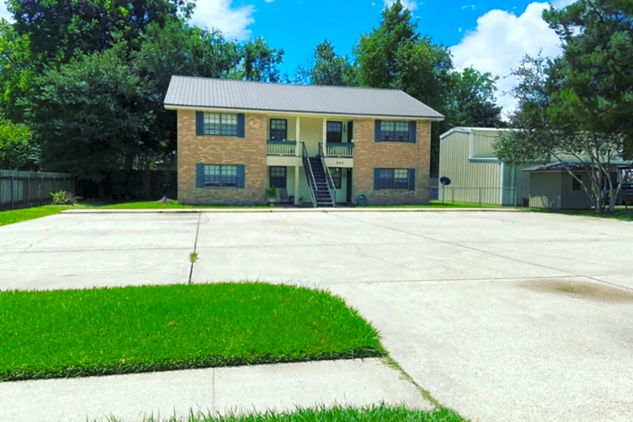 307 Ave B Apartments - Youngsville, LA 70592