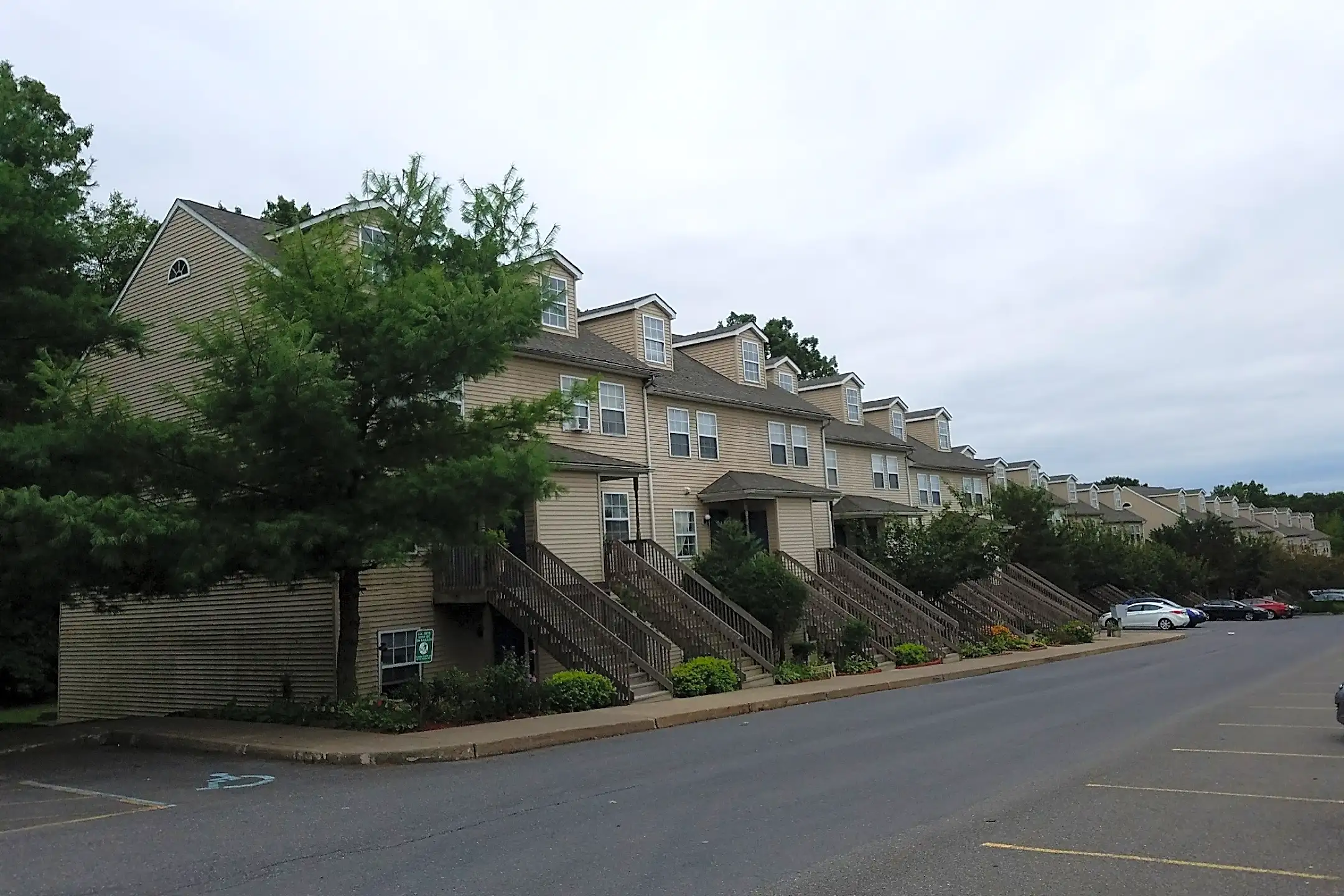 Prospect Hills Apartment Homes 195 Victoria Heights Rd East