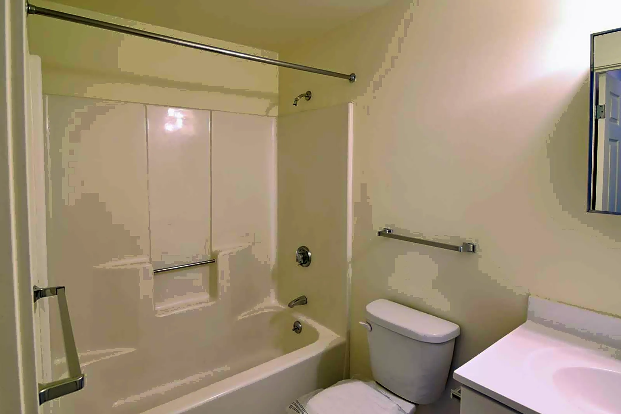 Bathroom - Riverboat Village - South Hadley, MA