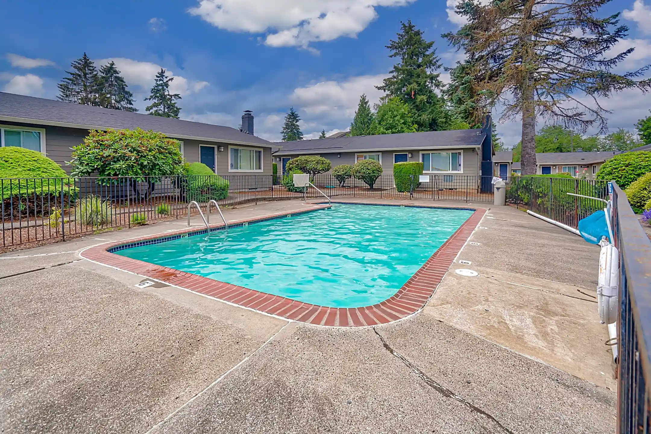 Pool - Harrison Square - Portland, OR