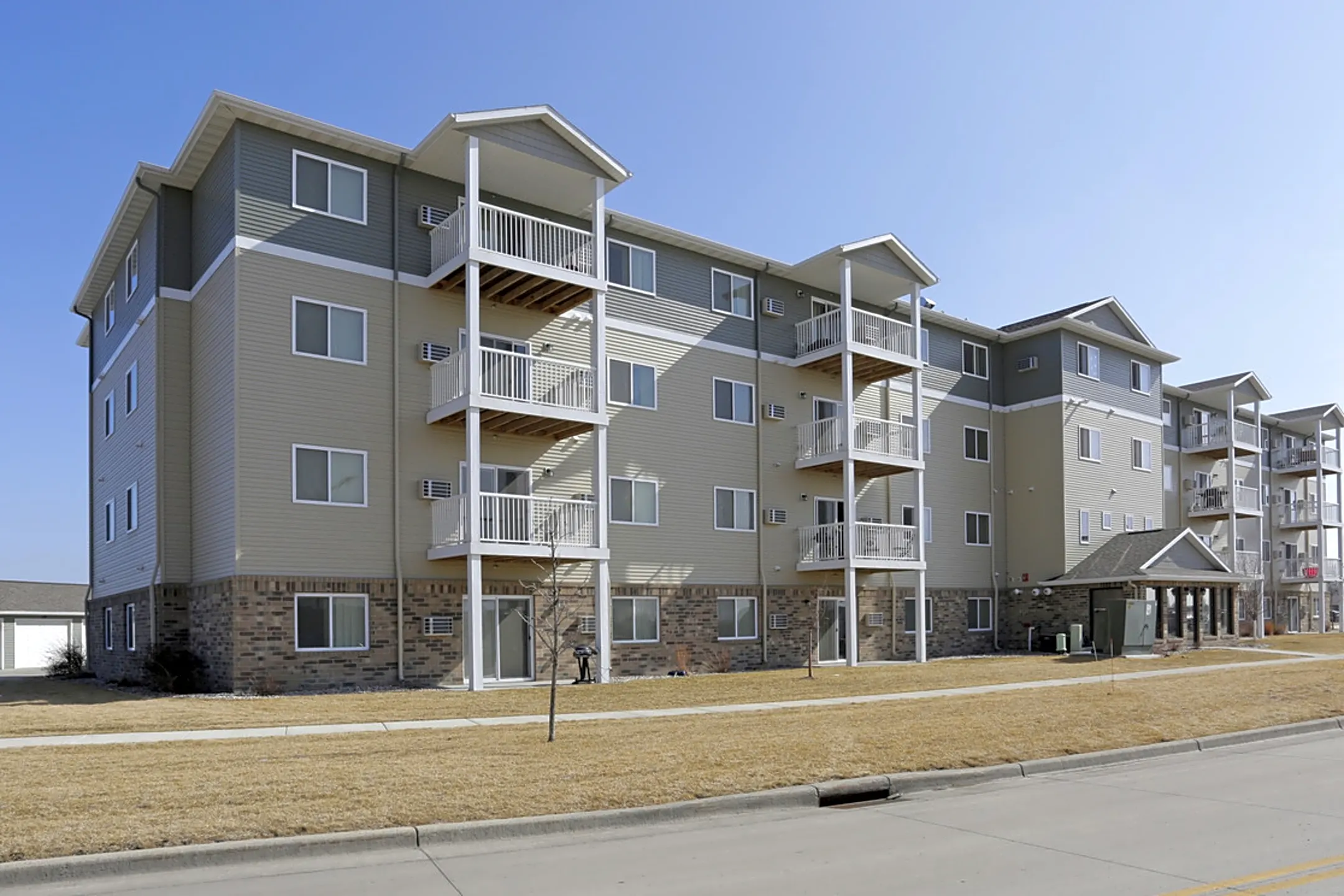 Building - Westport Apartments - Fargo, ND