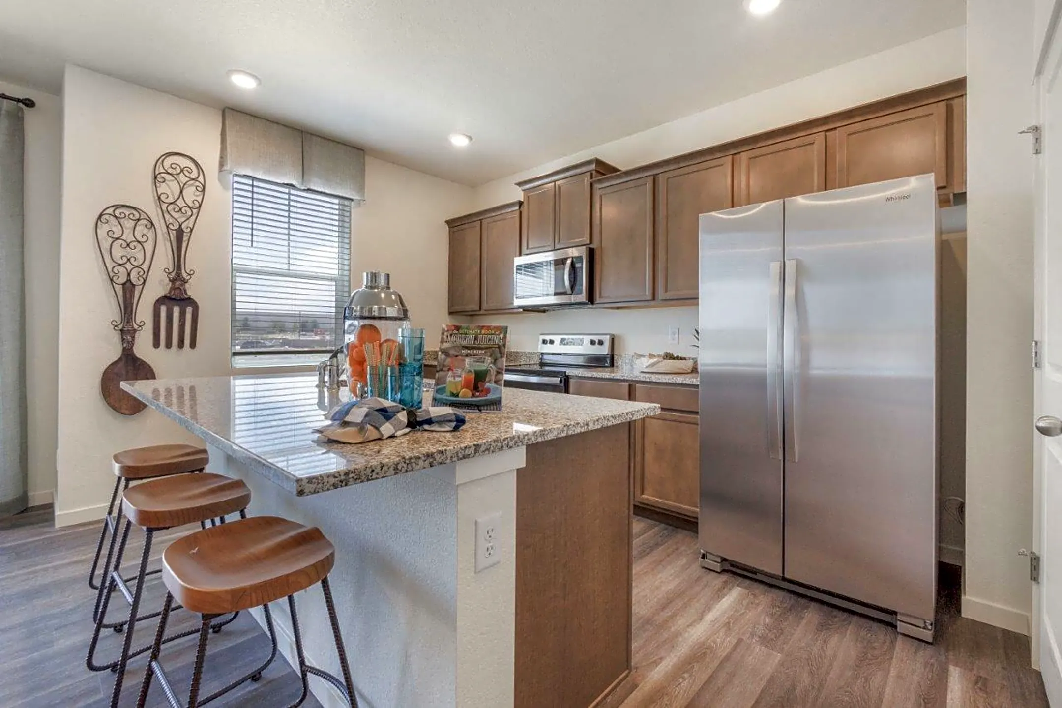 Cottonwood Hollow 4530 Rangeview Avenue Longmont, CO Apartments for