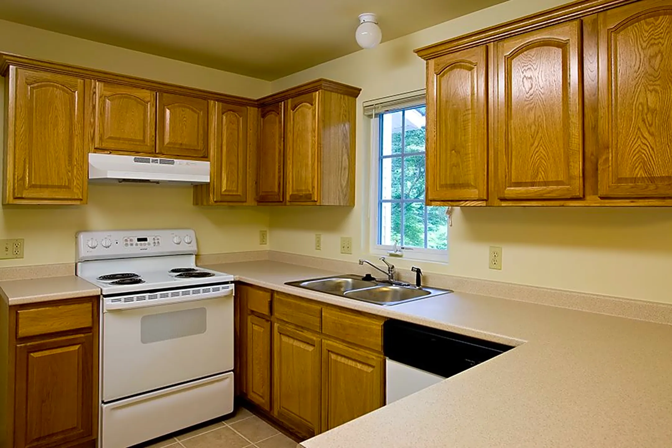 Kitchen - Beacon Point Homes - Groton, CT