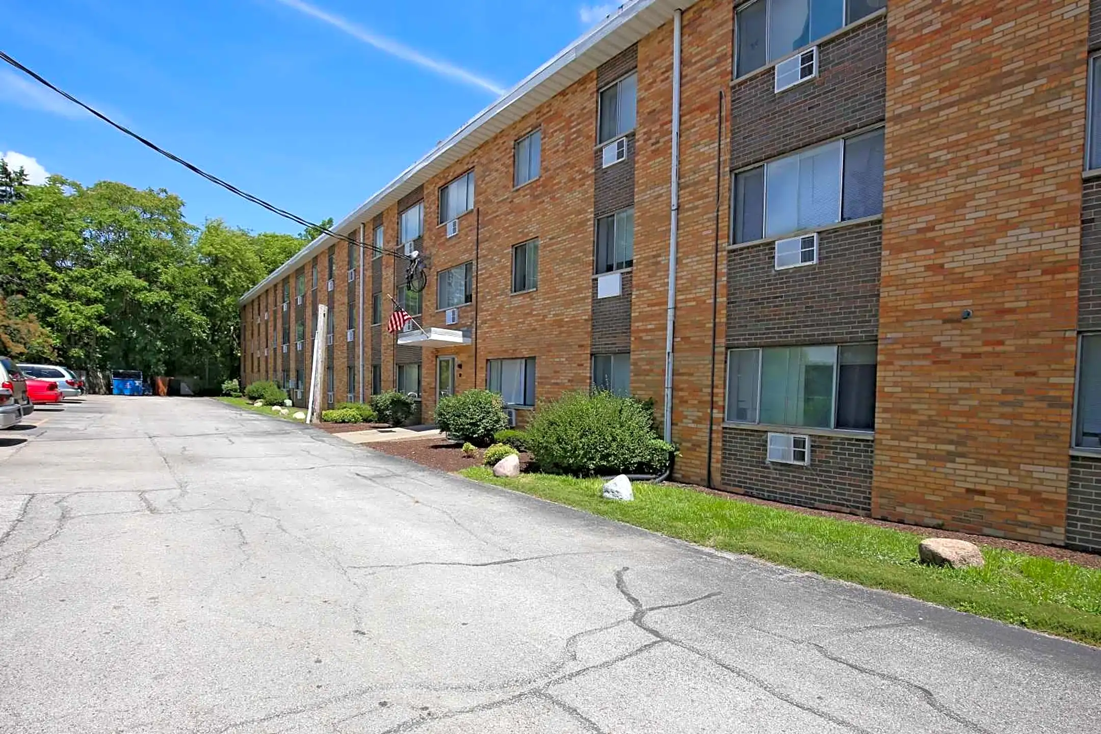 River Oaks Apartments Moline