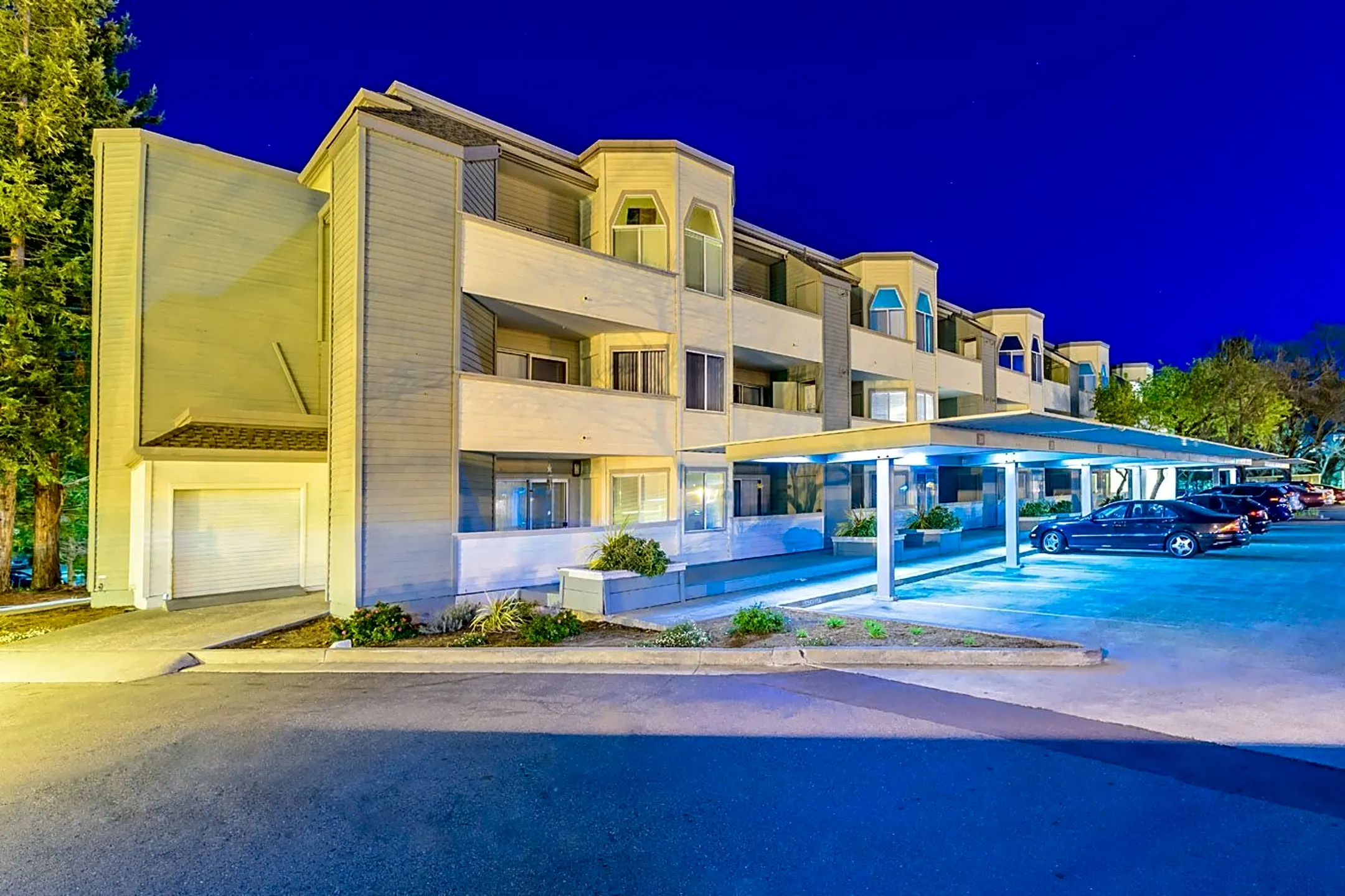 Pool - Bridgecreek Apartments - Novato, CA