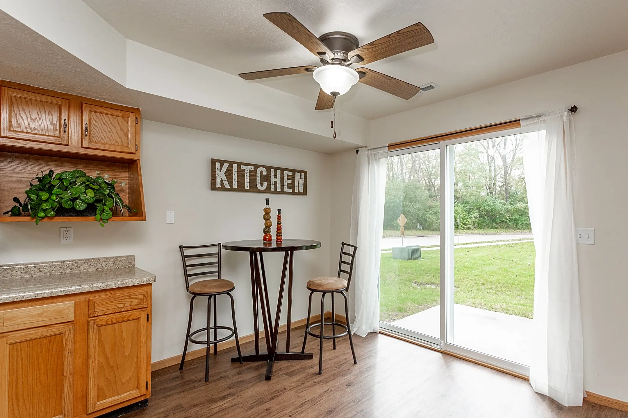 Rock River Townhomes 900 Crampton Ave Carbon Cliff, IL Apartments