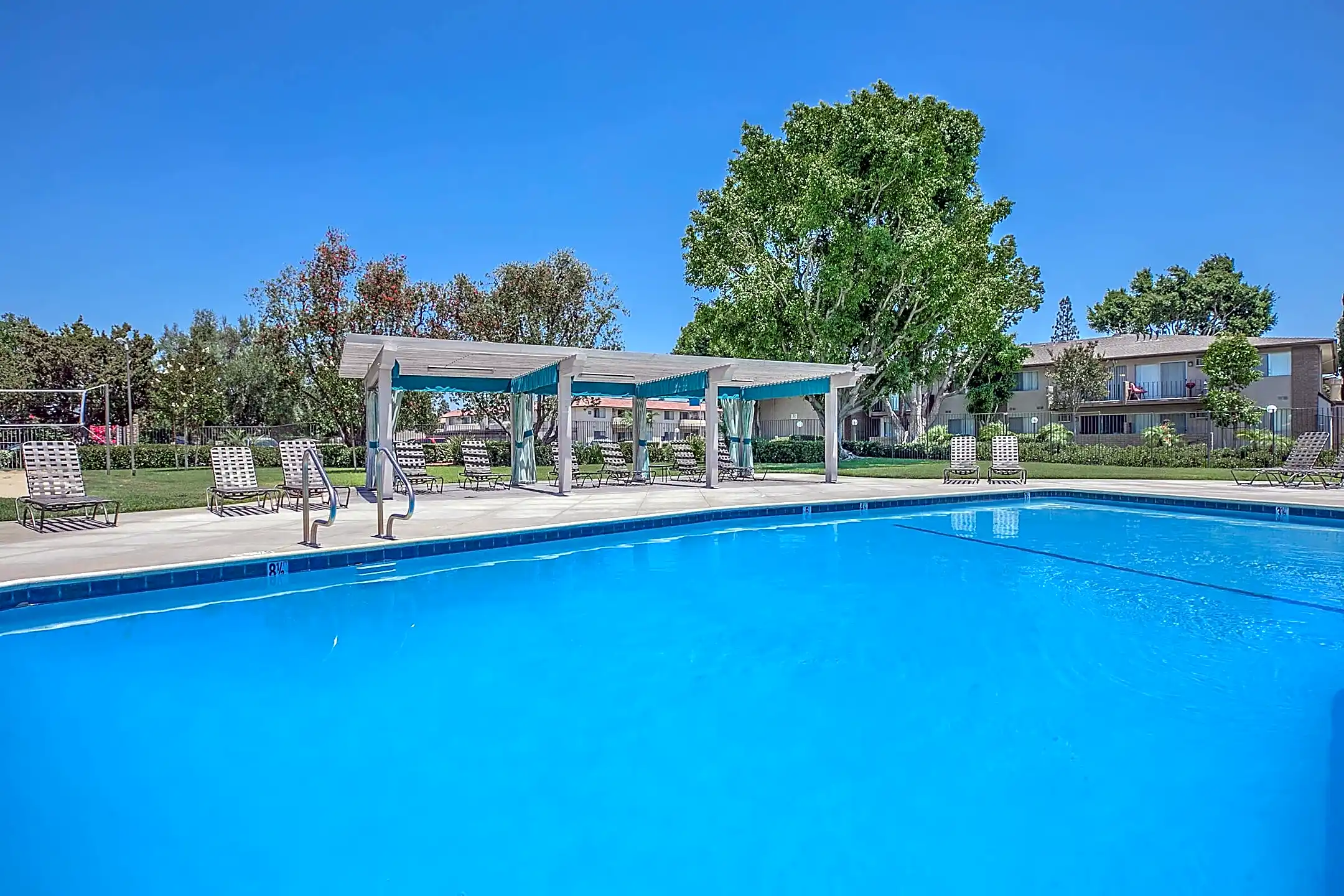 RC Briarwood Apartment Homes Fullerton, CA 92831