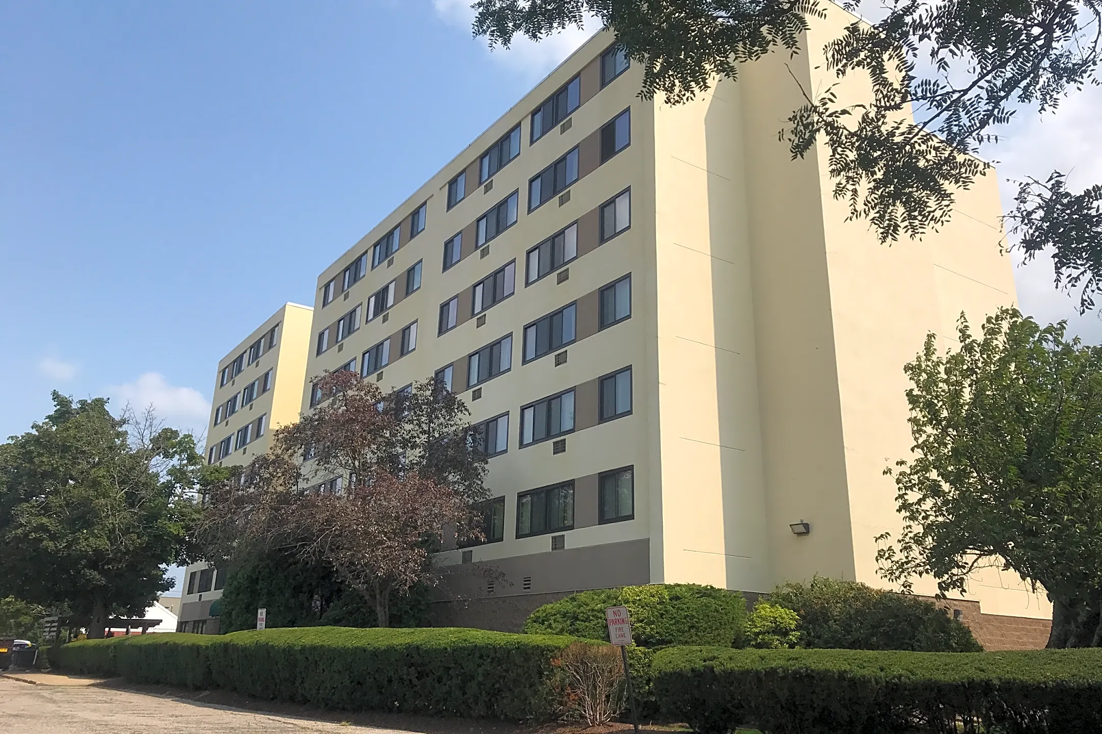 Market Square Apts. Apartments - Newington, CT 06111