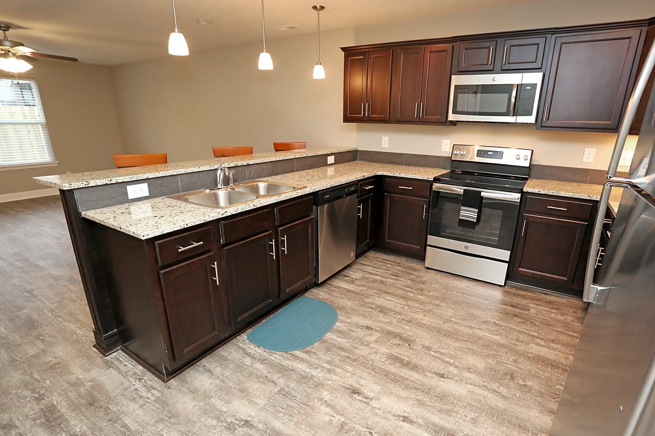 Kennedy Place Townhomes Louisville, KY 40272