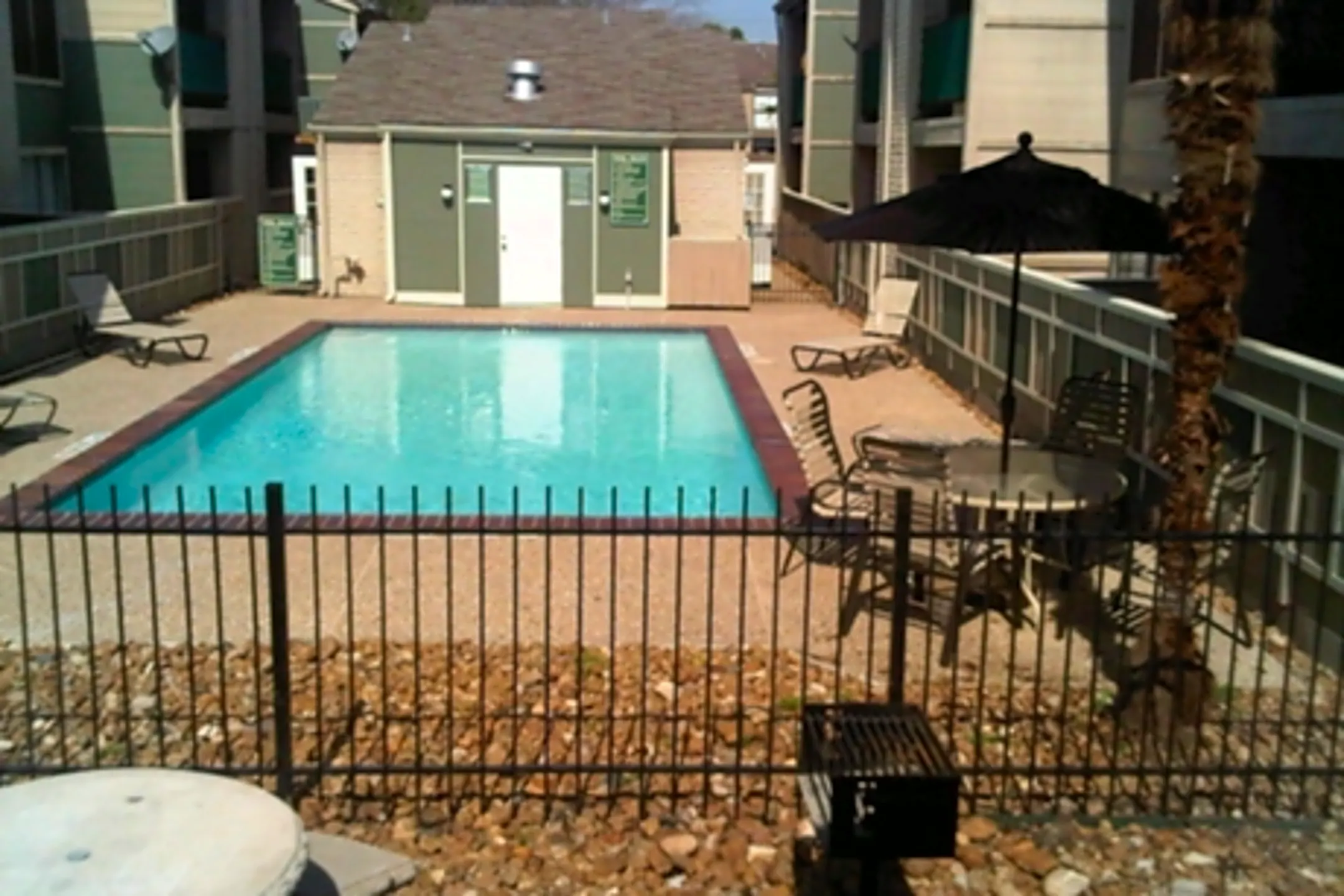 Park Plaza Apartments 10010 Westpark Dr Houston, TX Apartments for