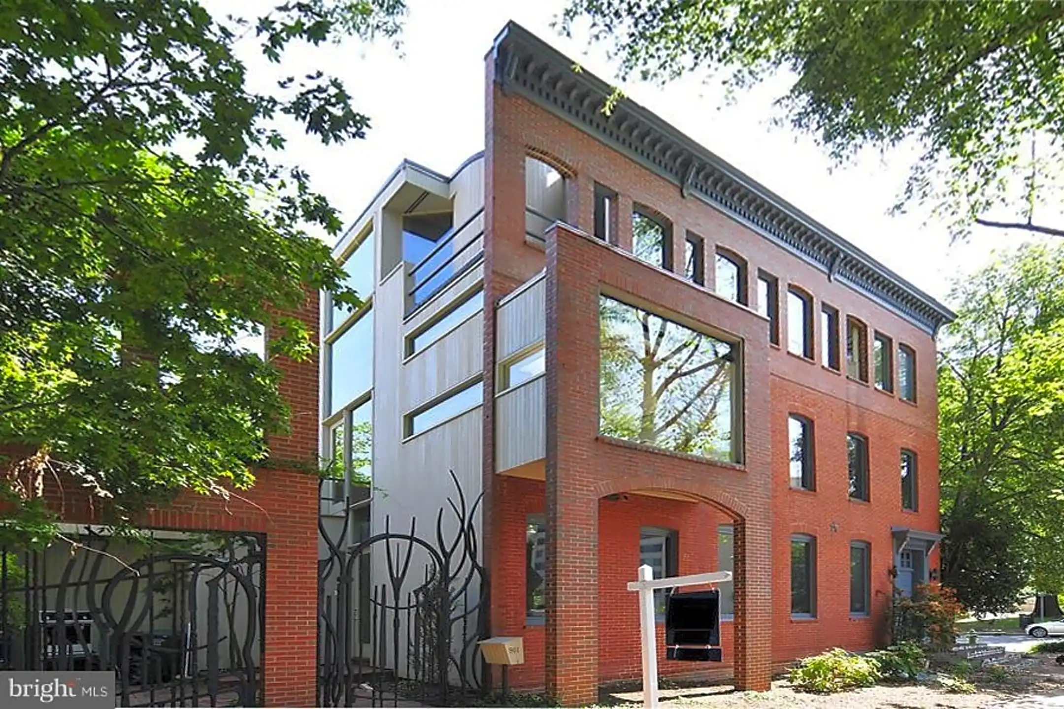 Building - 901 26th St NW - Washington, DC