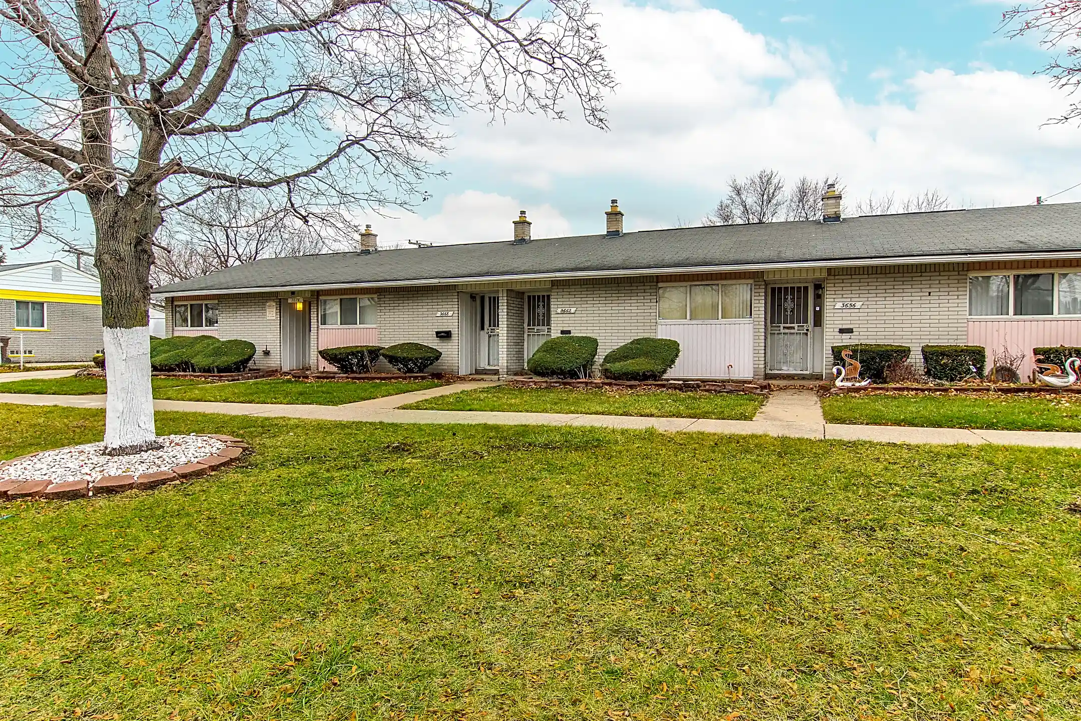 Parklane Townhouses 3674 Middlebelt Rd Inkster, MI Apartments for Rent Rent.