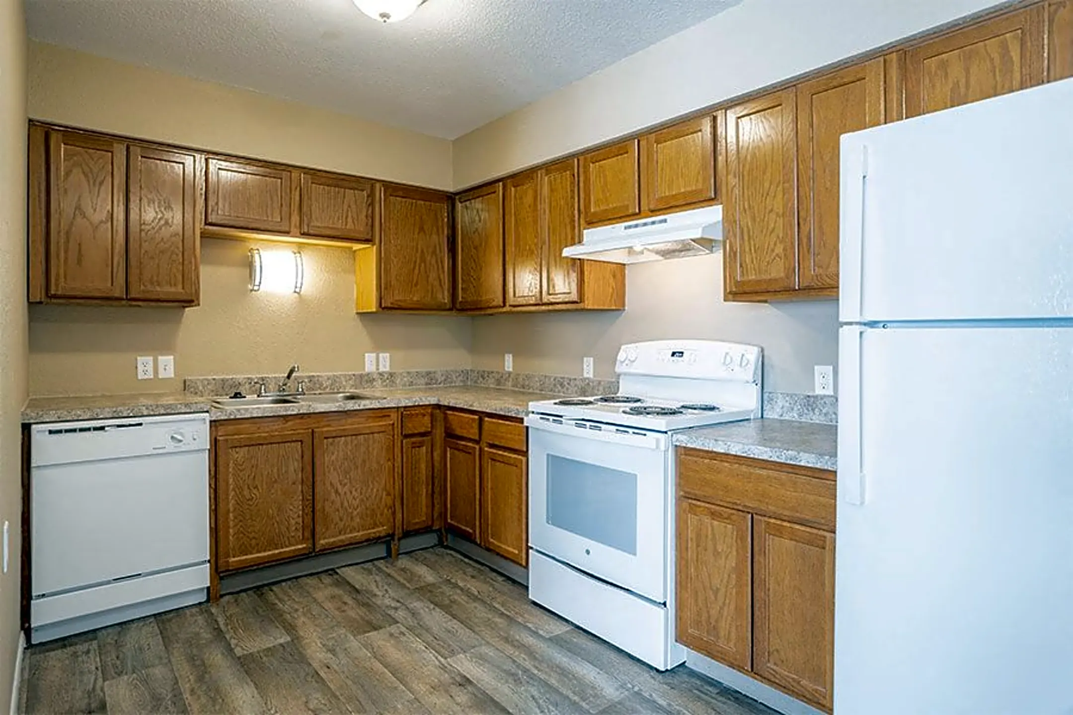 Silverwood Apartments 2726 E 12th Ave Winfield, KS Apartments for