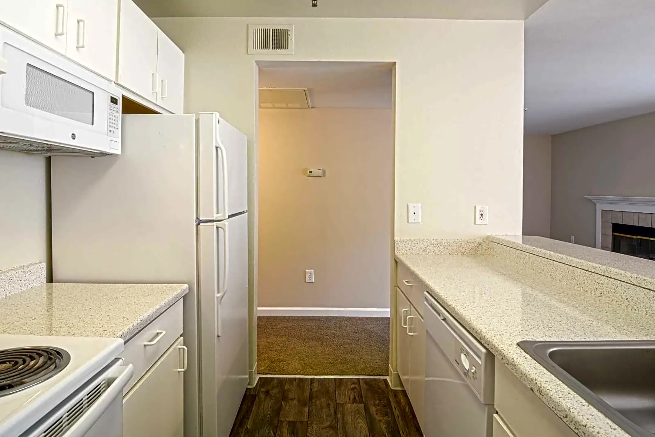 Hillcrest Apartments - Hayward, CA 94542