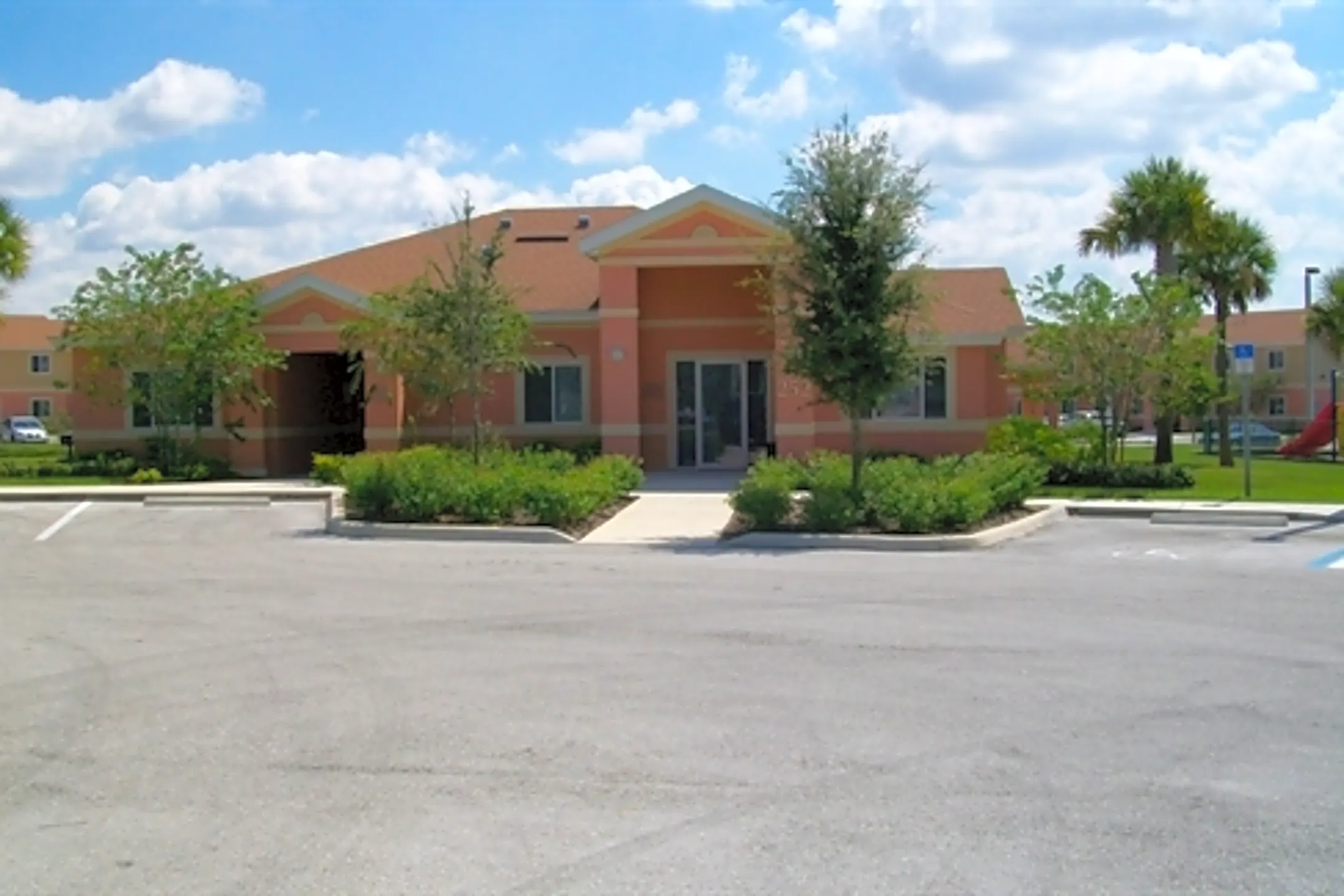 Country Walk Apartments 252 Maxwell Dr Wauchula, FL Apartments for