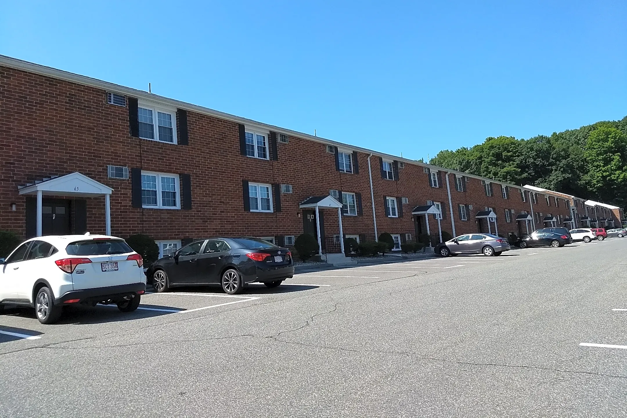 Pilgrim Village - 65 Craig Dr | West Springfield, MA Apartments for ...