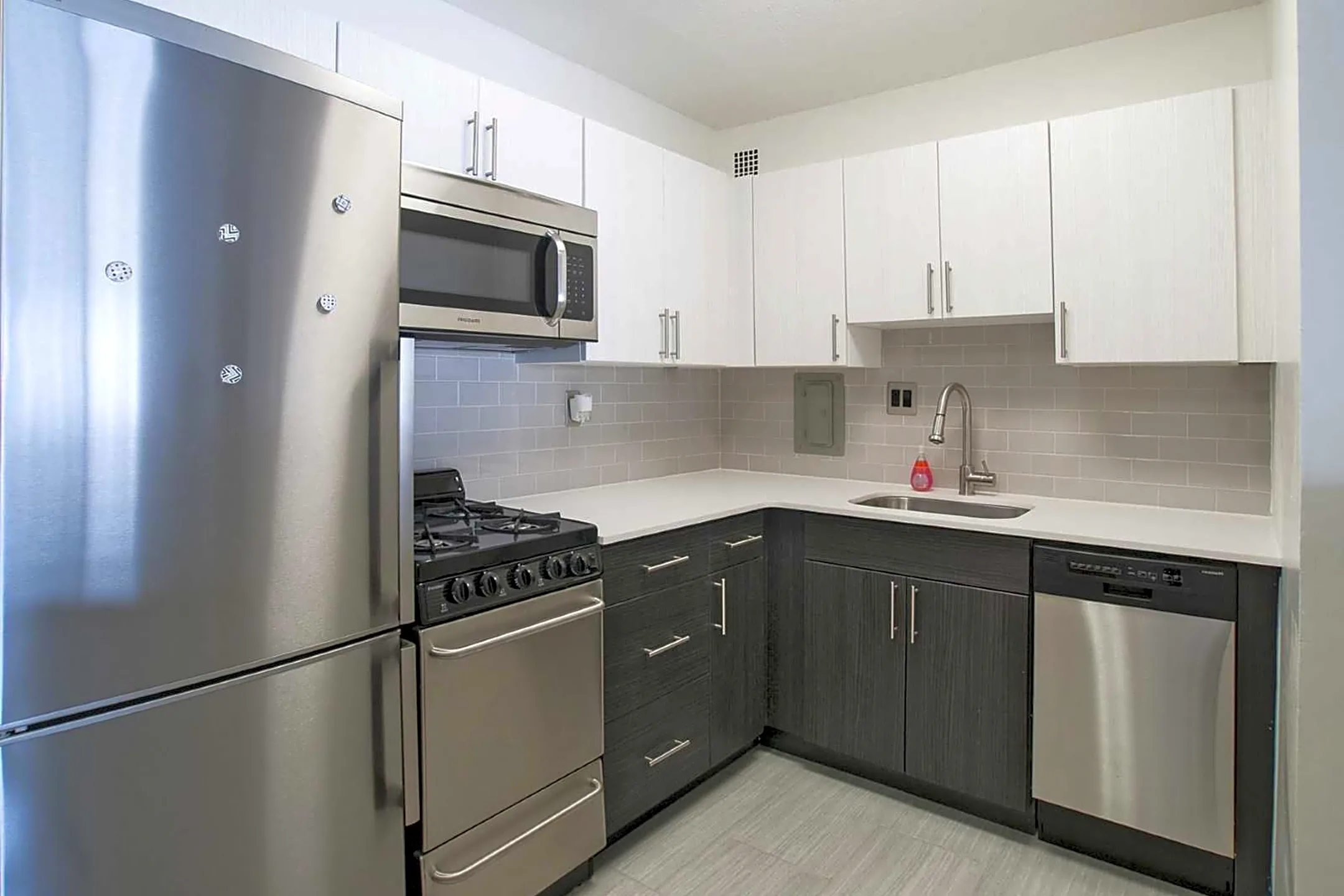 The Capitol Park Tower - 301 G St SW | Washington, DC Apartments for ...