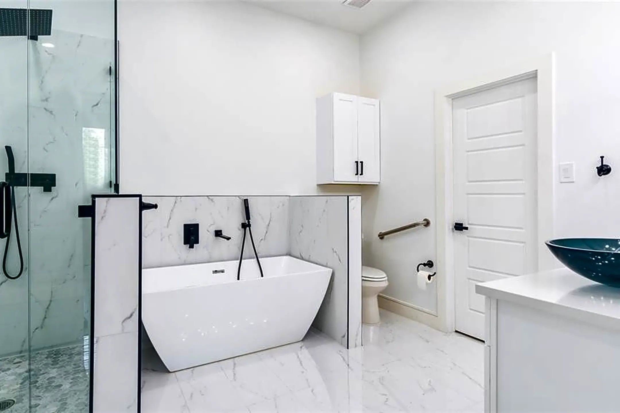 13109 Wilmington Dr - Farmers Branch, TX