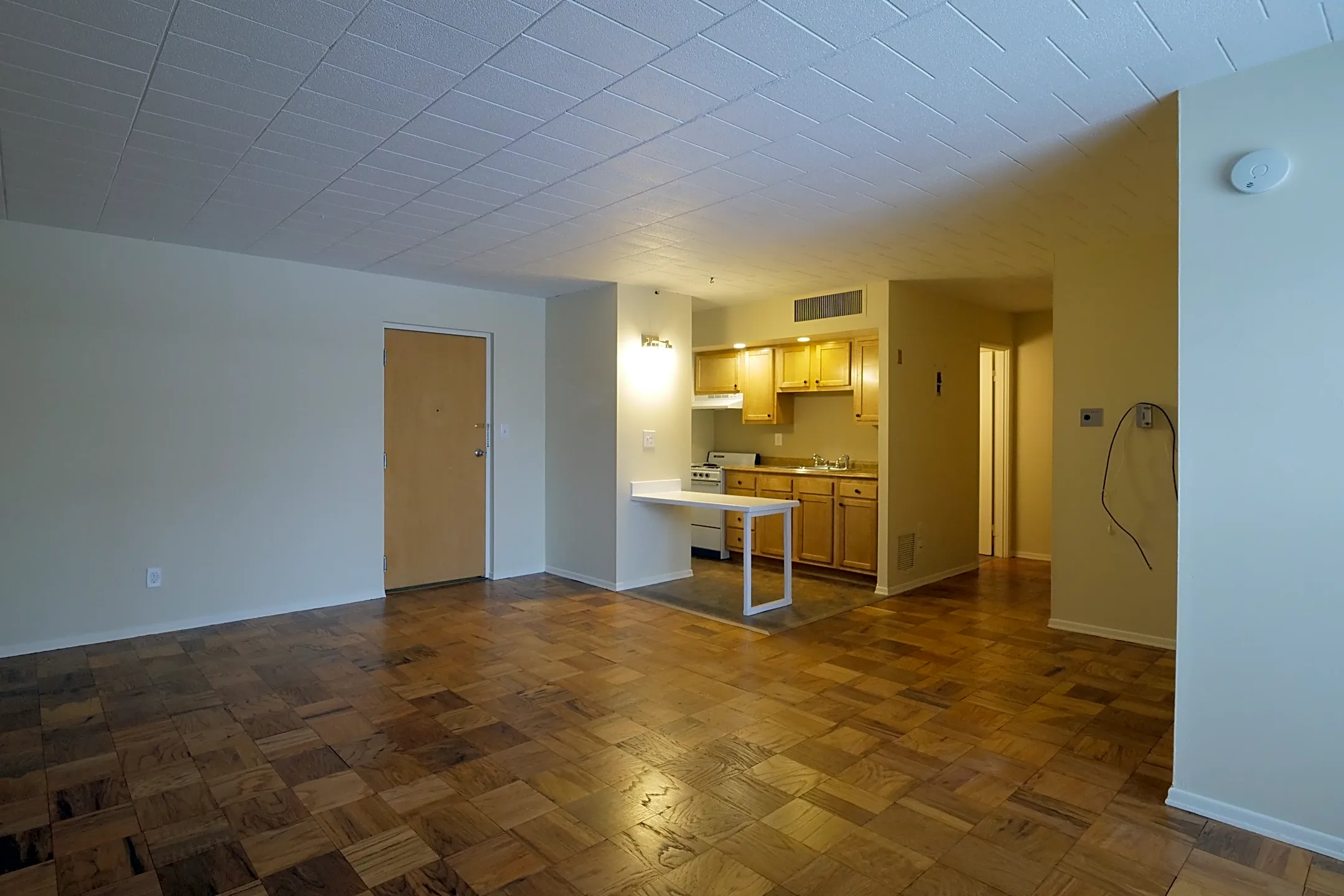 Tiffany Apartments 925 N Lincoln Ave Pittsburgh, PA Apartments for