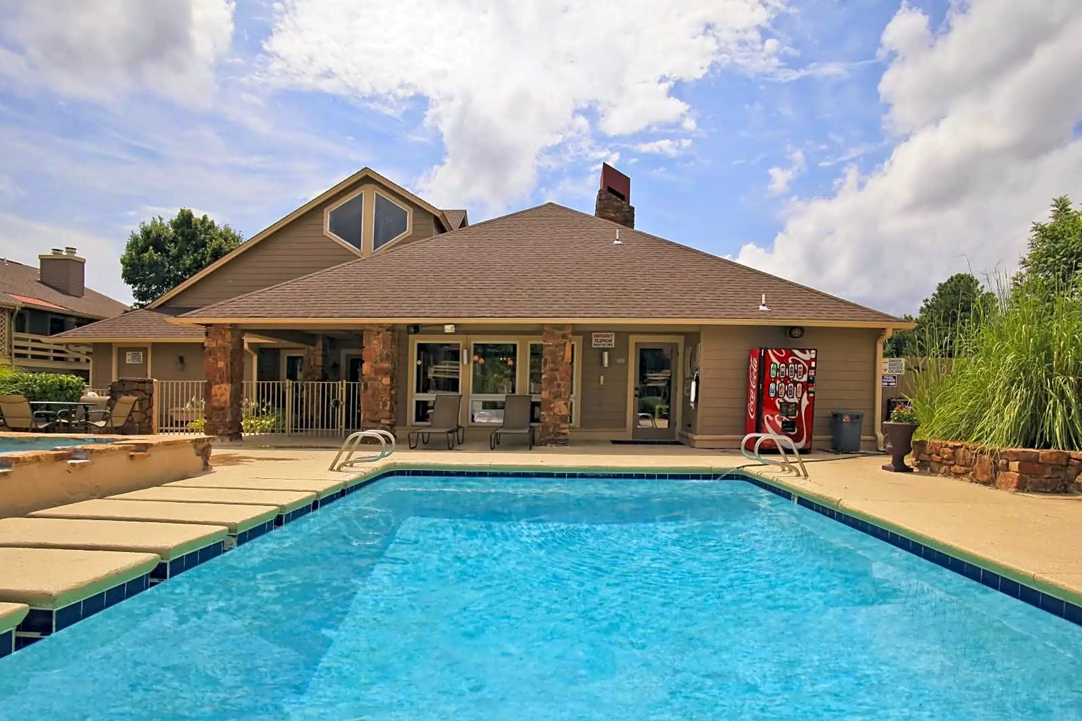 Pool - Chardonnay - Tulsa, OK