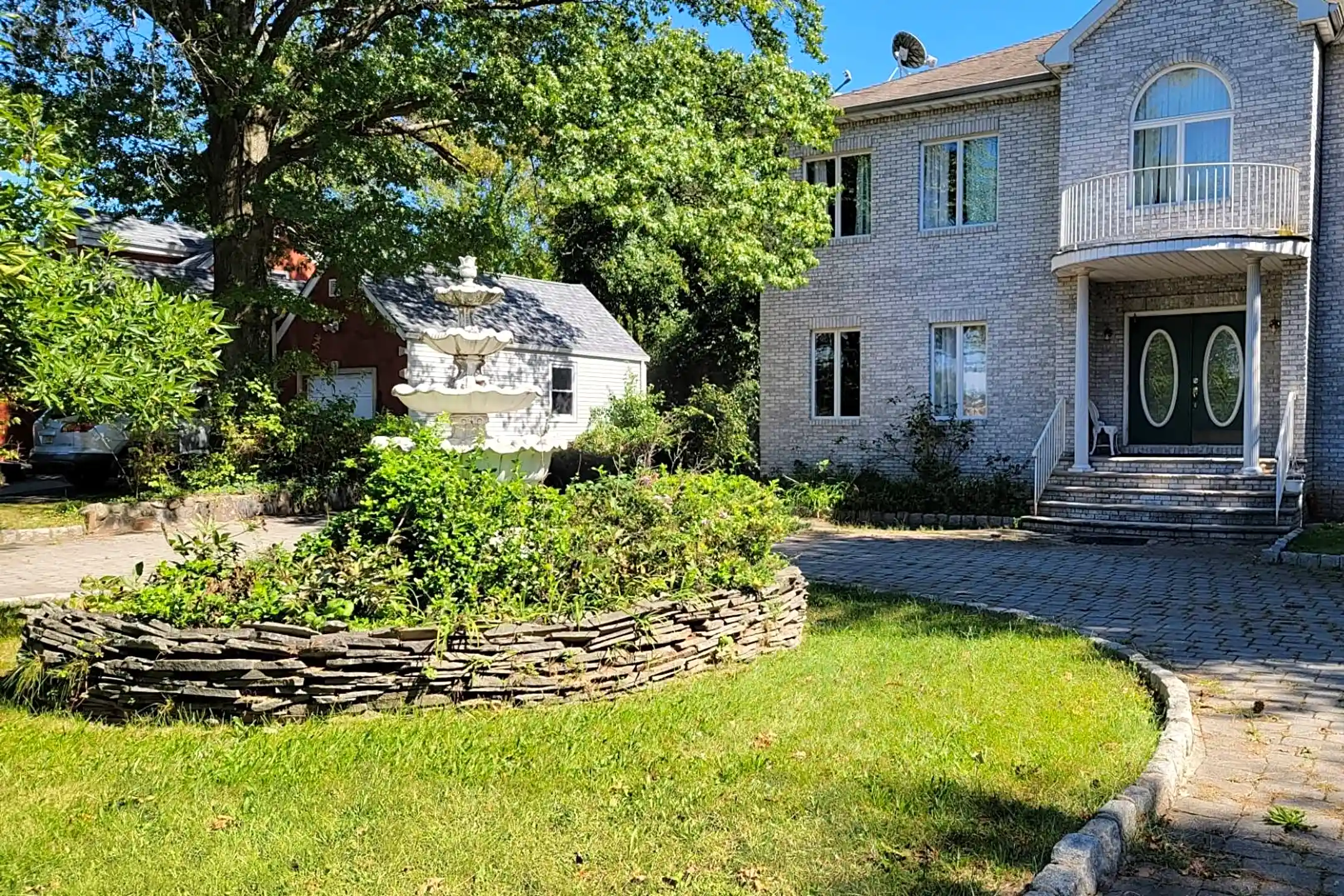 92 Forest Ave - Paramus, NJ