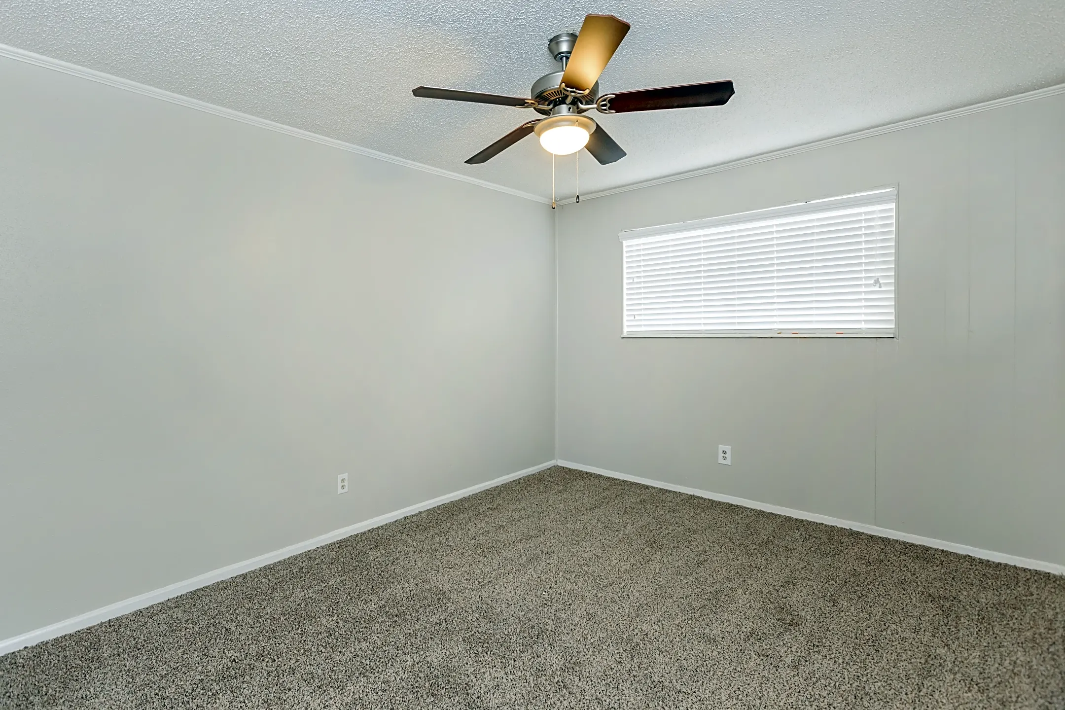 Oaks at Mustang - 2101 Mustang Rd | Alvin, TX Apartments for Rent | Rent.