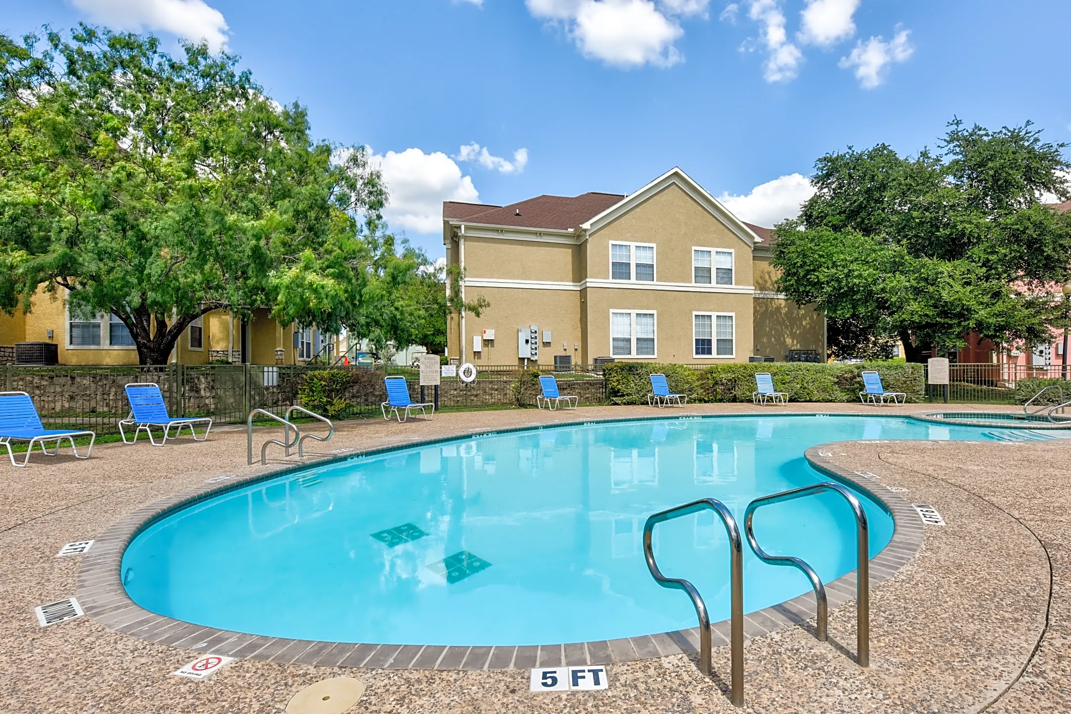 Costa Dorada - 3007 SE Military Dr | San Antonio, TX Apartments for ...