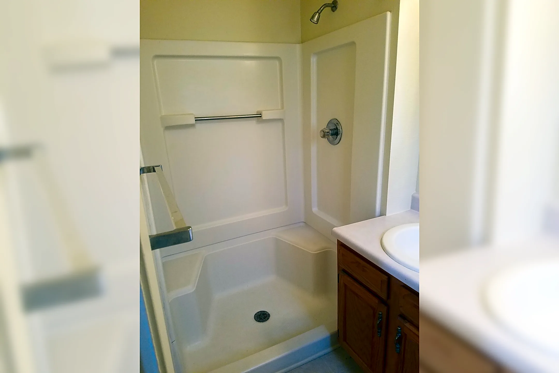 Montara Village 7105 SW Montara Pkwy Topeka, KS Apartments for Rent