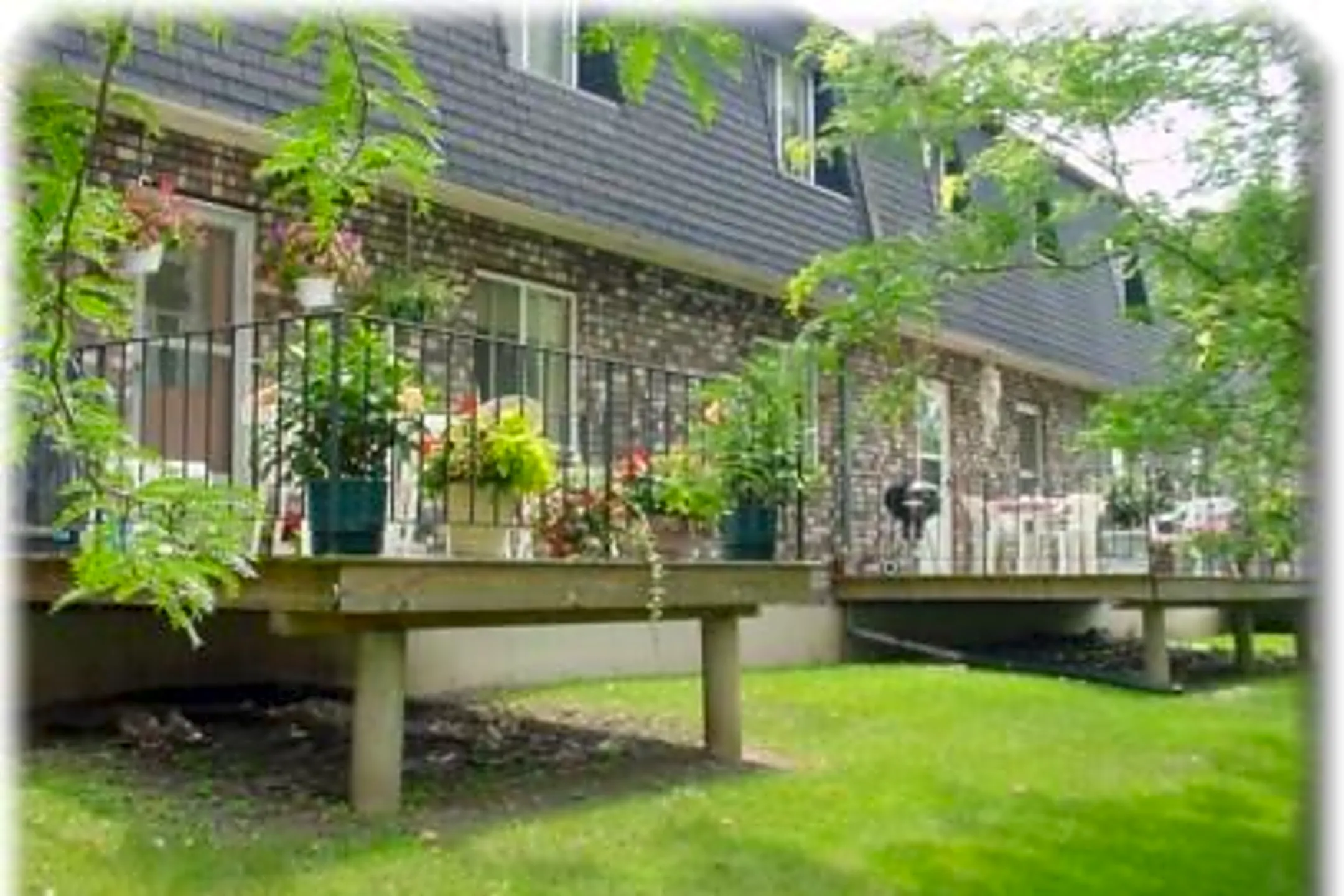 Southgate 800 North Southgate Street McHenry, IL Apartments for