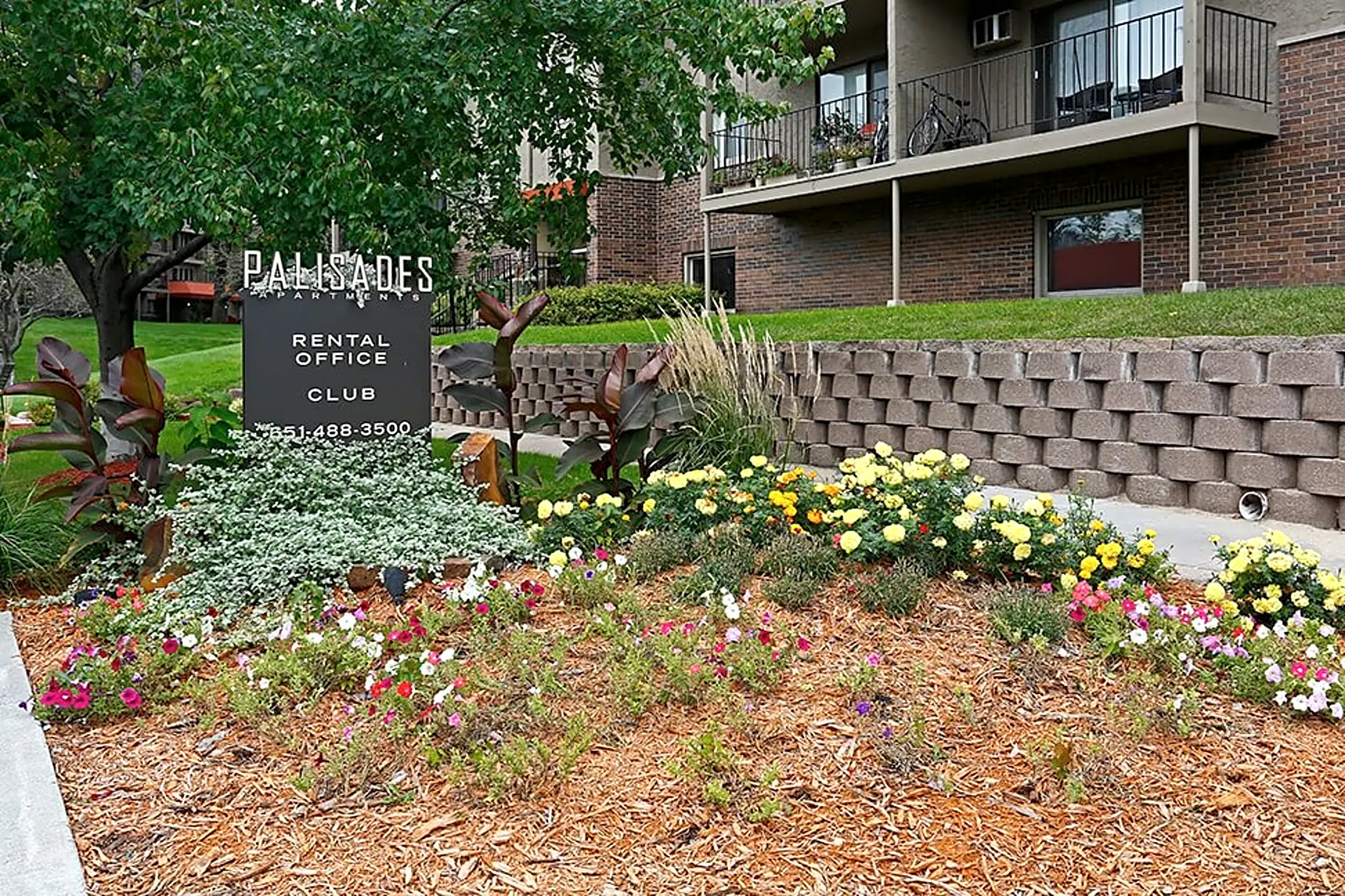 Community Signage - Palisades Apartments - Roseville, MN