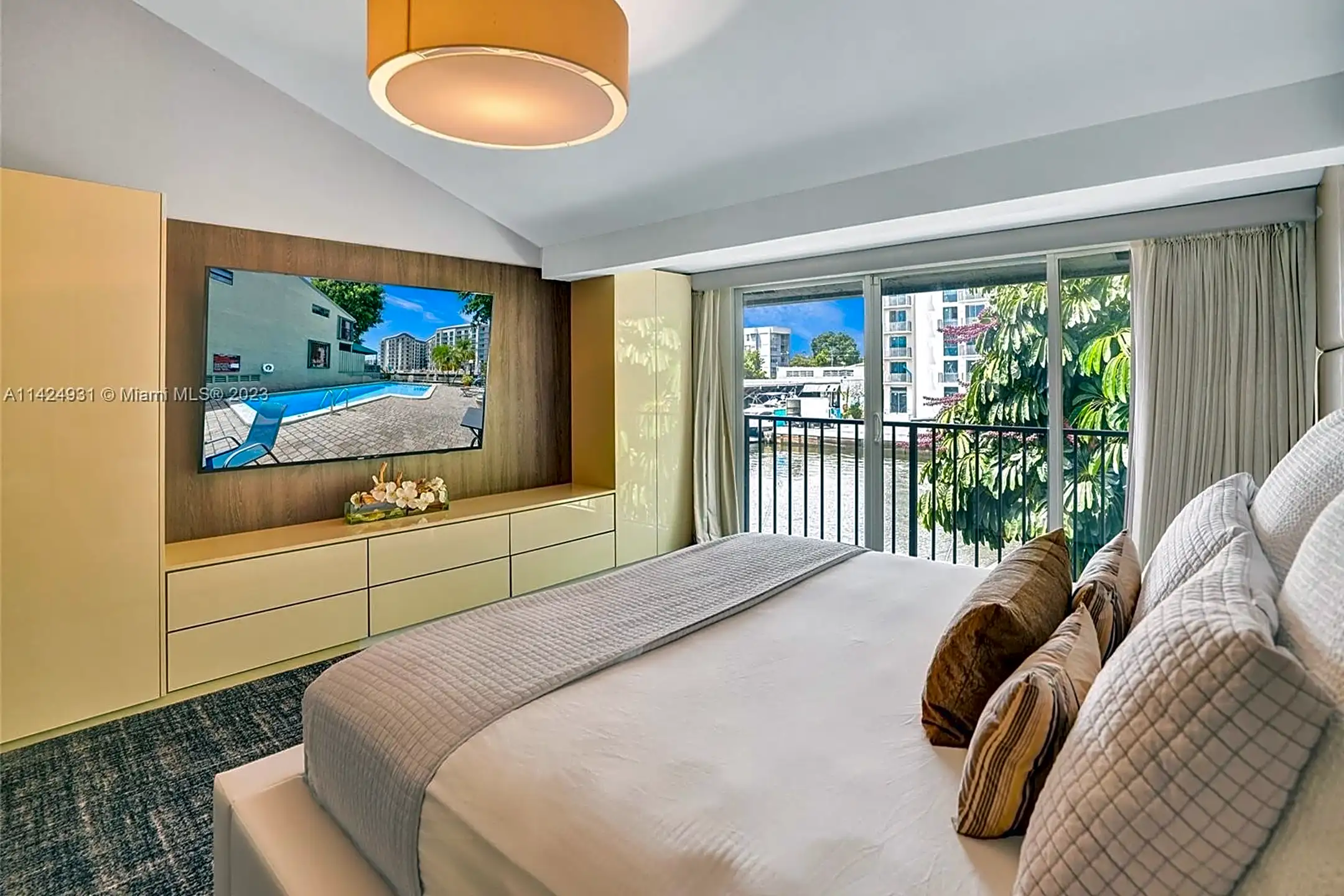 Bedroom - 1000 NW N River Dr #113 - Miami, FL