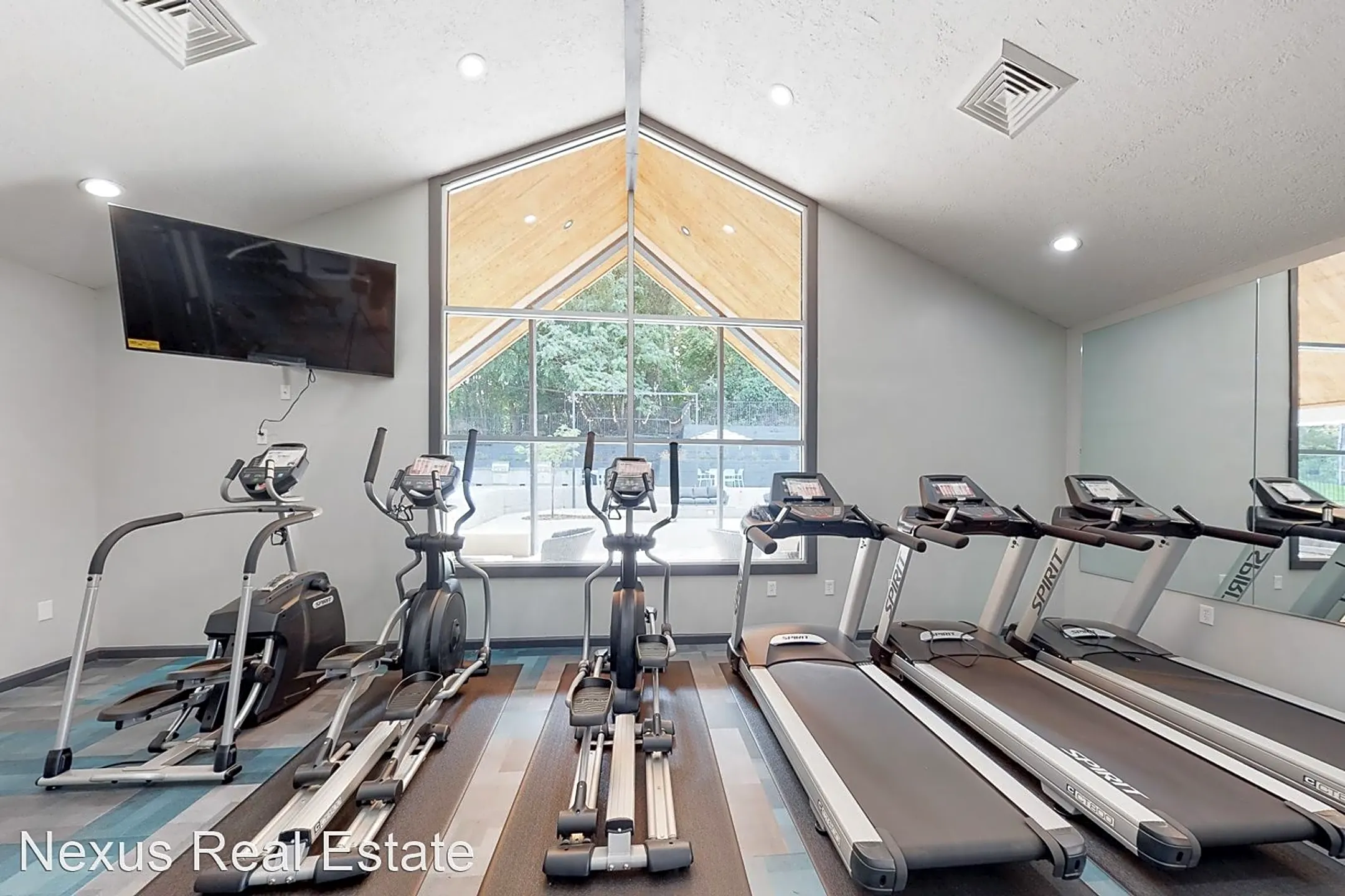 Fitness Weight Room - Moon Flats Apartments in Moon Township - Moon Township, PA
