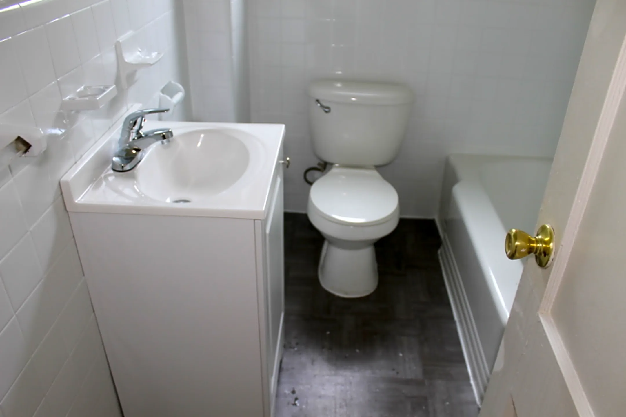 Bell Lake Park Apartments 431 Myrtle Ave Woodbury, NJ Apartments